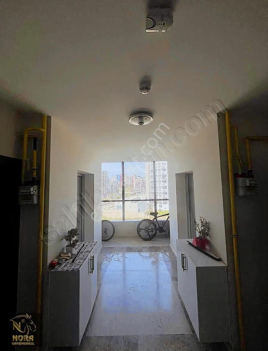 Nora'dan Yenişehir Çiftlikköyde Site İçerisinde Geniş 3+1 Daire - Görsel 3