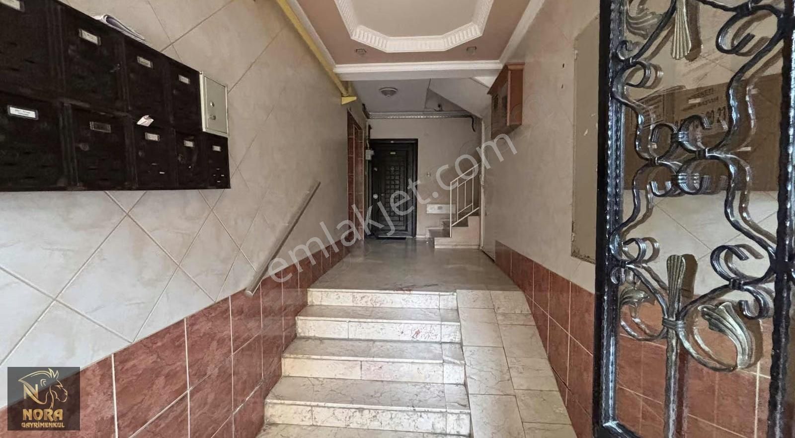 Nora'dan Hürriyette Doğalgazlı Çift Balkonlu Geniş Daıre - Görsel 9
