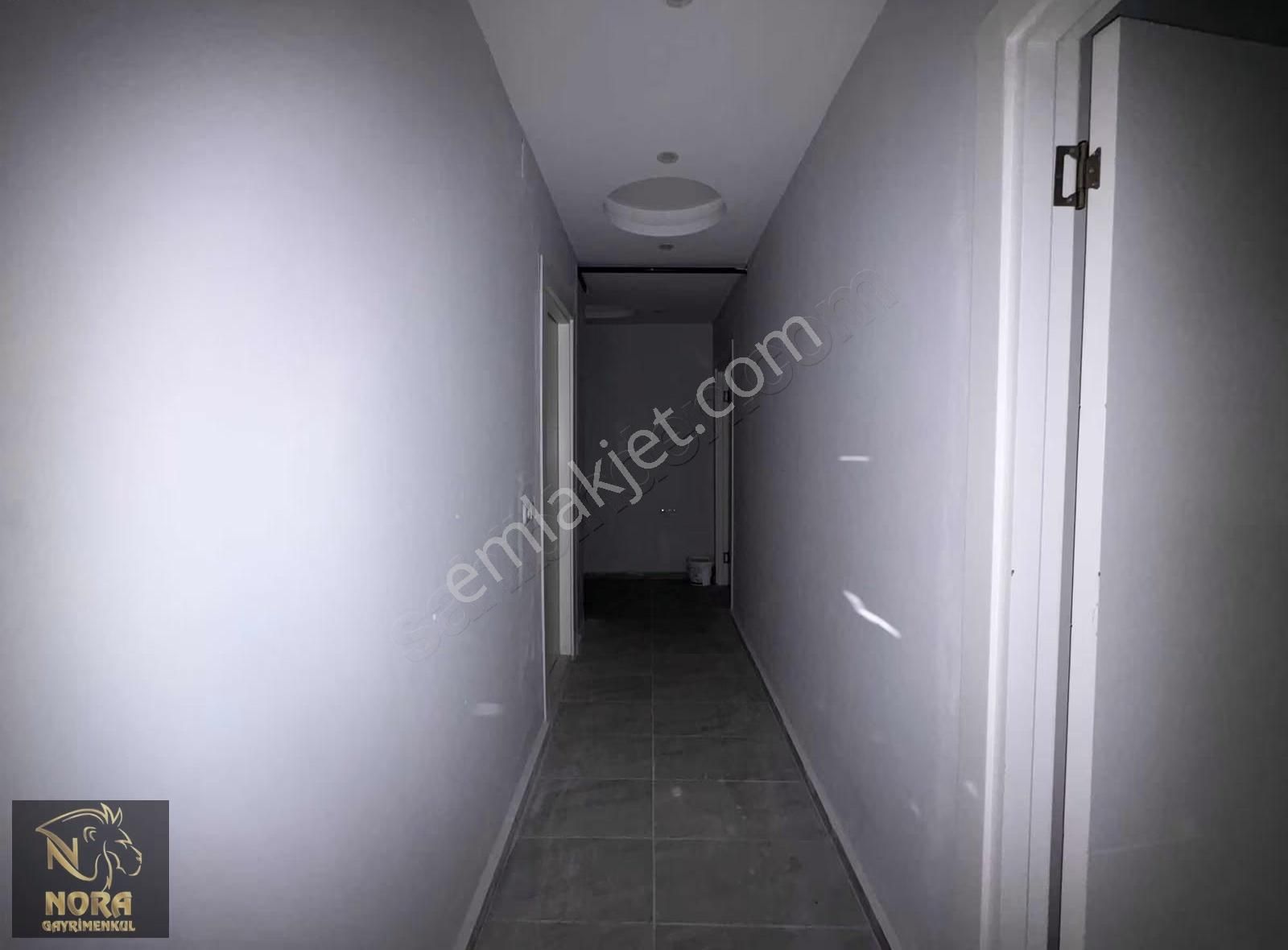 Nora'dan Temiz, Tadilatsız ,aile Sitesinde Eşyasız Kiralık 2+1 - Görsel 13