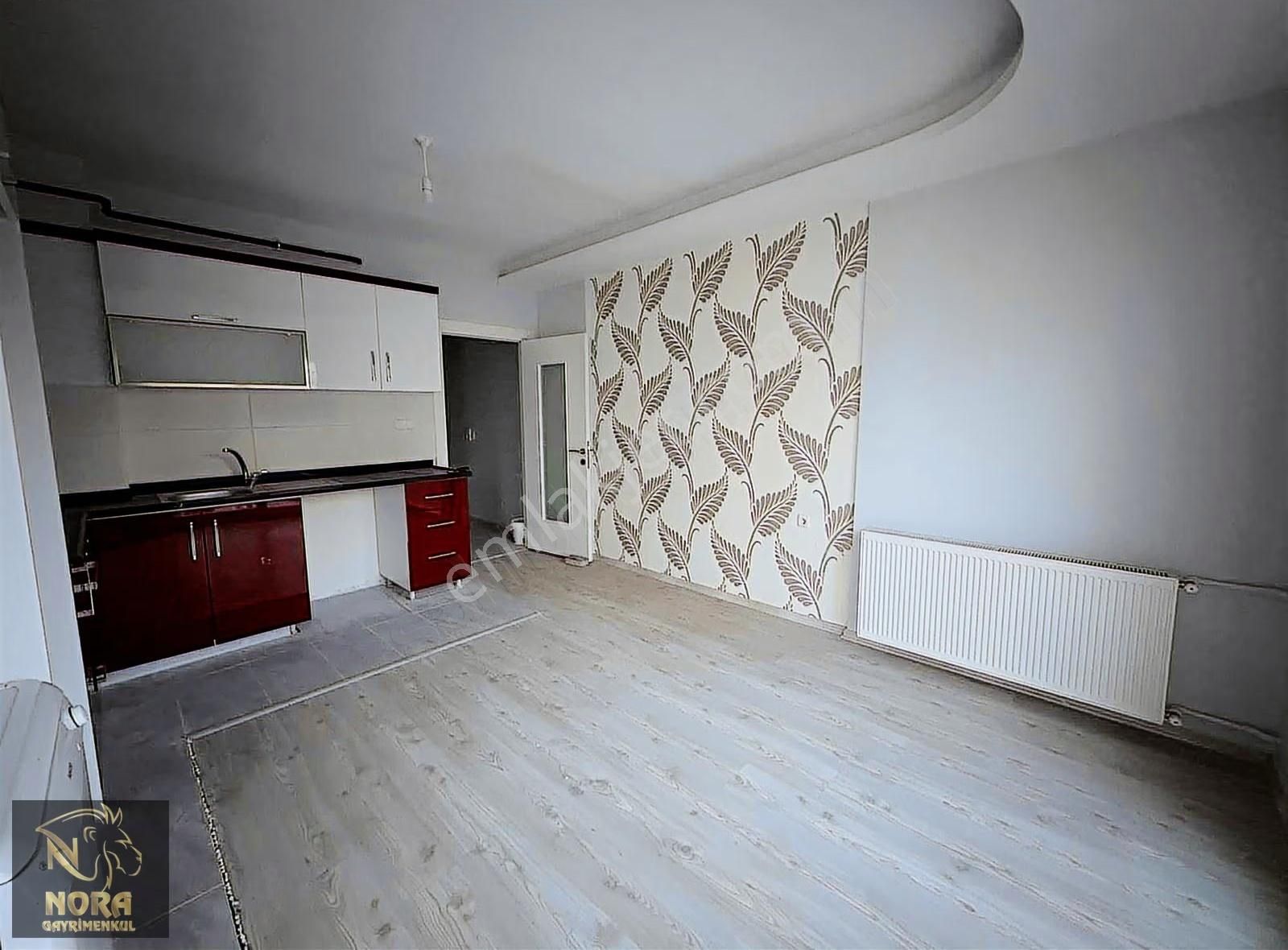 Nora'dan Temiz, Tadilatsız ,aile Sitesinde Eşyasız Kiralık 2+1 - Görsel 5