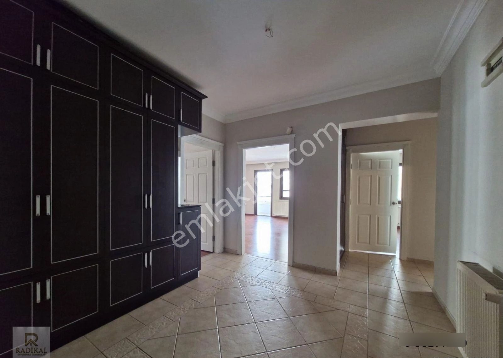 Birlik Mahallesi 393. Cadde Üzeri Asnsörlü, Ara Kat, Temiz Kiralık 3+1 Daire ......