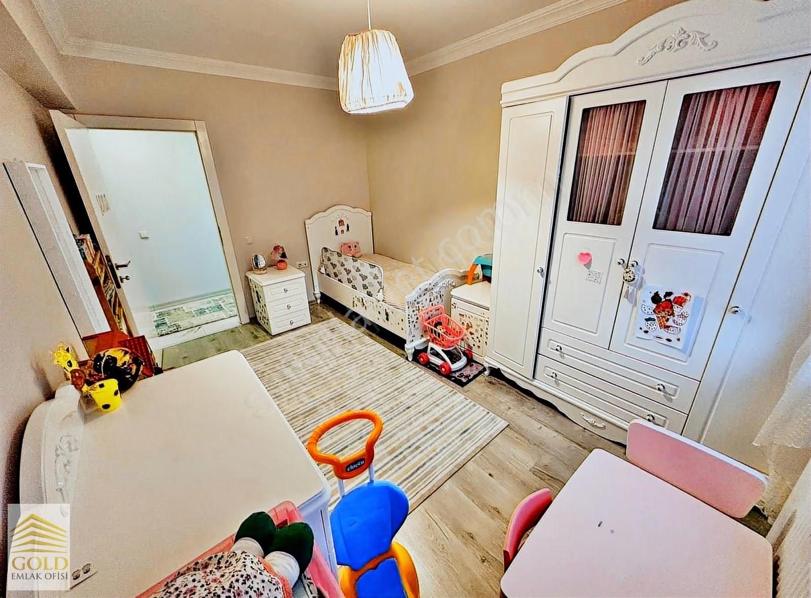 Gold Emlaktan Cadde Yakını 4+1 Geniş Daire Arayanlara Son Fırsat - Görsel 5