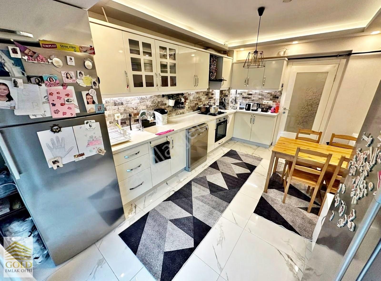 Gold Emlaktan Cadde Yakını 4+1 Geniş Daire Arayanlara Son Fırsat - Görsel 13