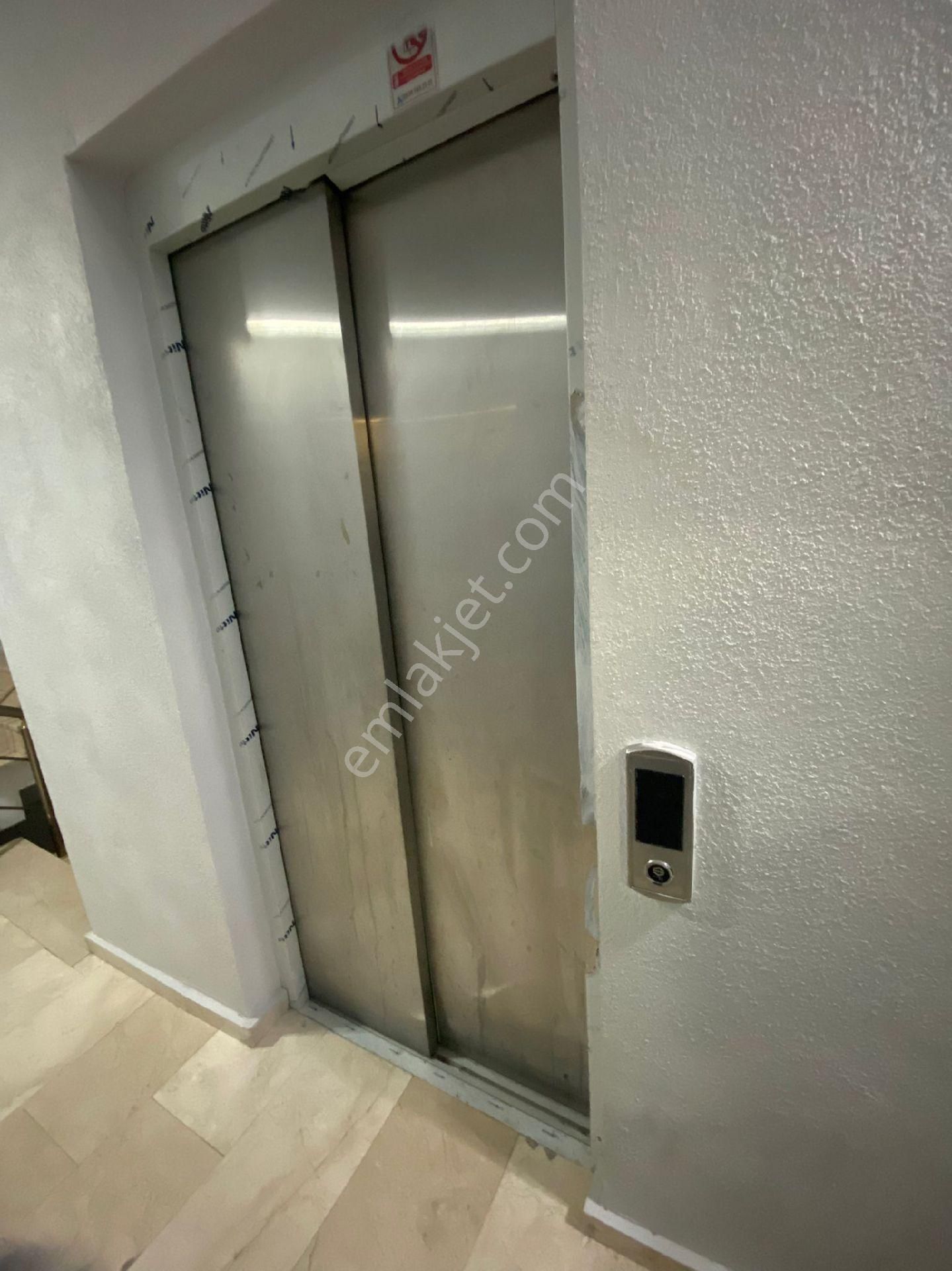 Merkezi Konumda 2+1 Ön Cephe Asansörlü Satılık Daire - Görsel 18