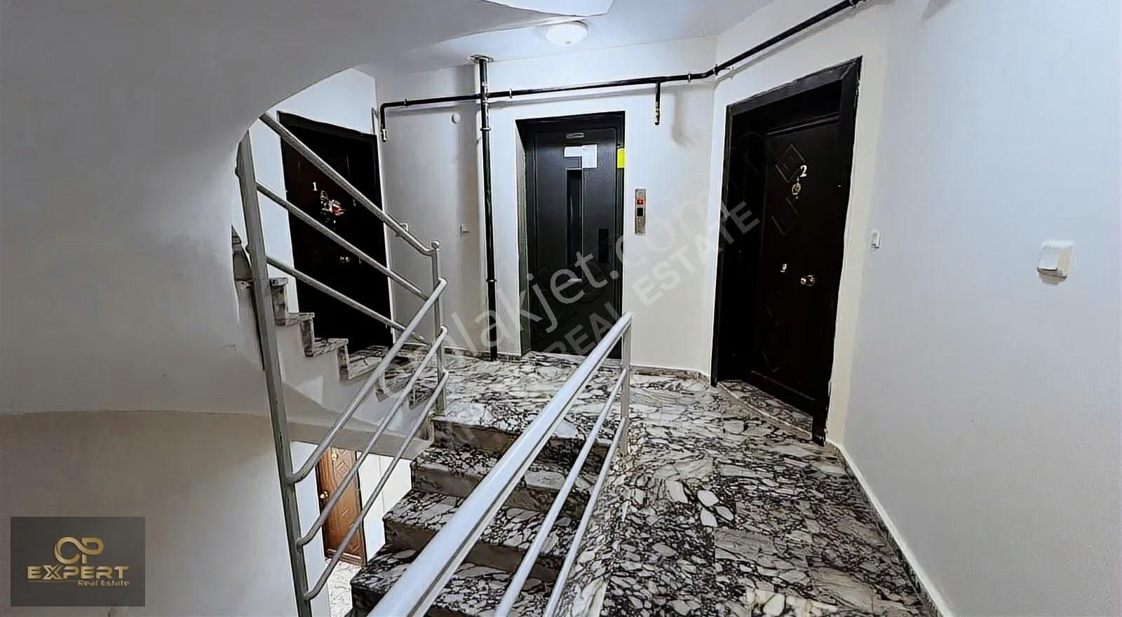 Kuşadası Marınada 2+1 Sahıle Yurume Mesafesınde - Görsel 32