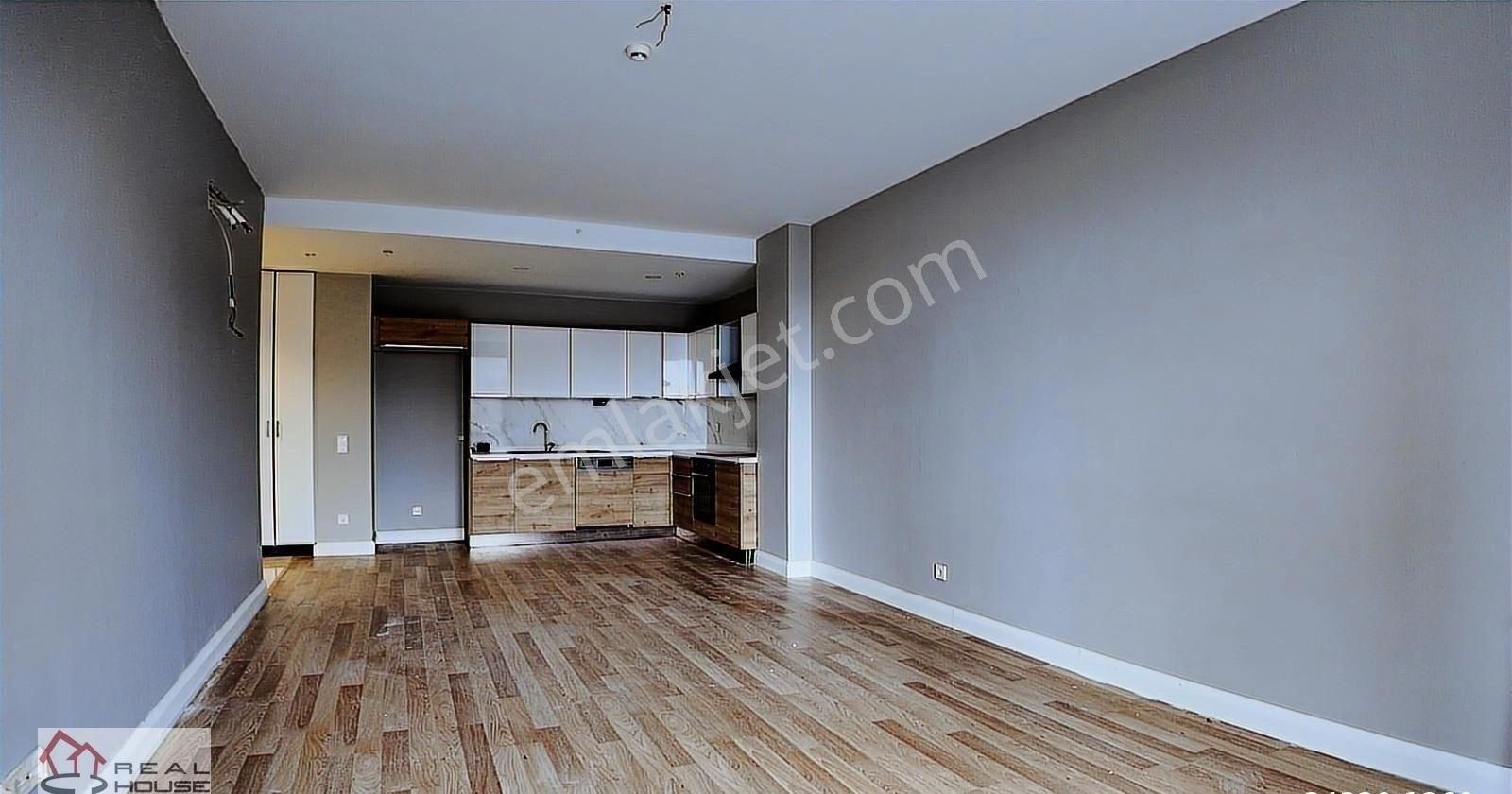 Bahçeşehir Resıdence Inn Deluxıa Ebeveyn Banyolu Satılık 2+1