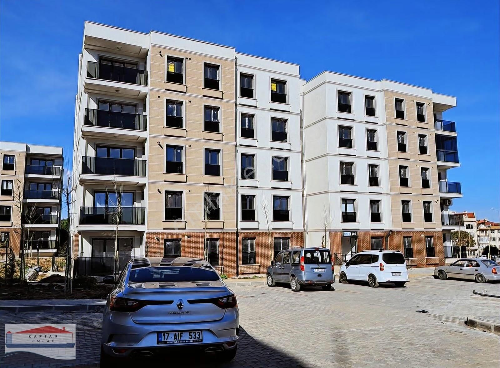 Esenler Toki'de Önü Açık, Ferah, 3+1 Kapalı Mutfak Kiralık Daire