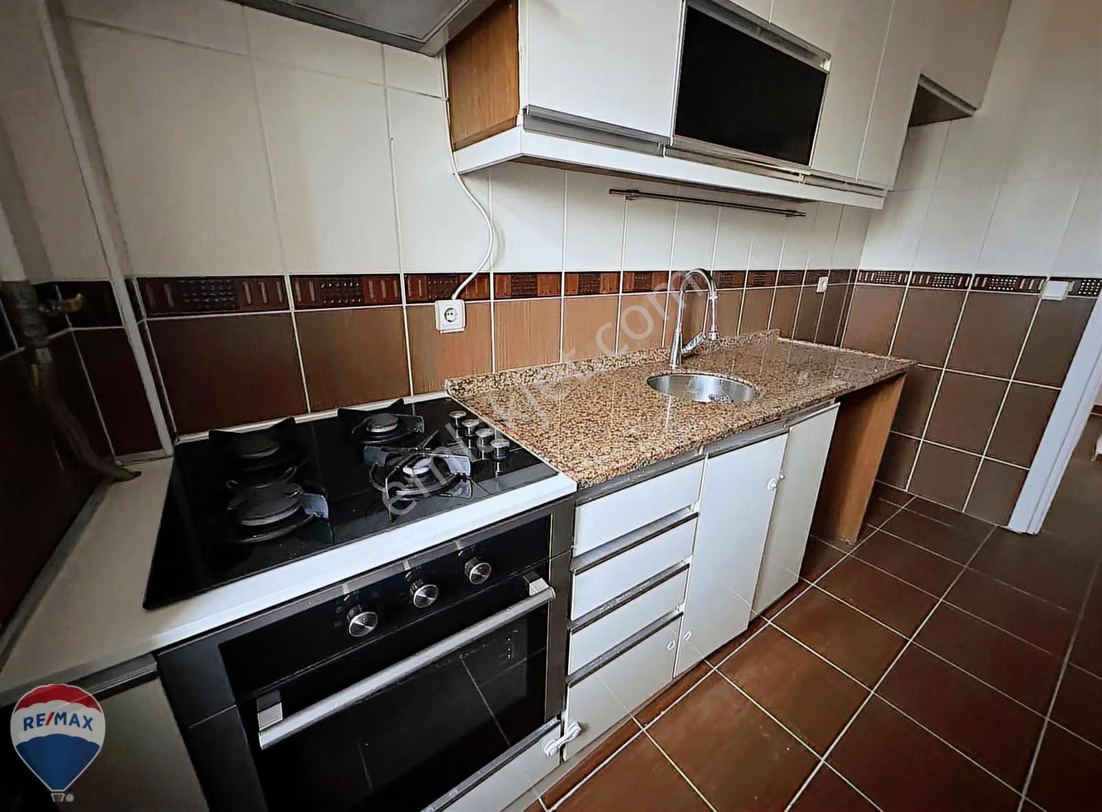 Bayrampaşa Kartaltepe Mahallesinde Kiralık Köşe Başı 2+1 Daire. - Görsel 11
