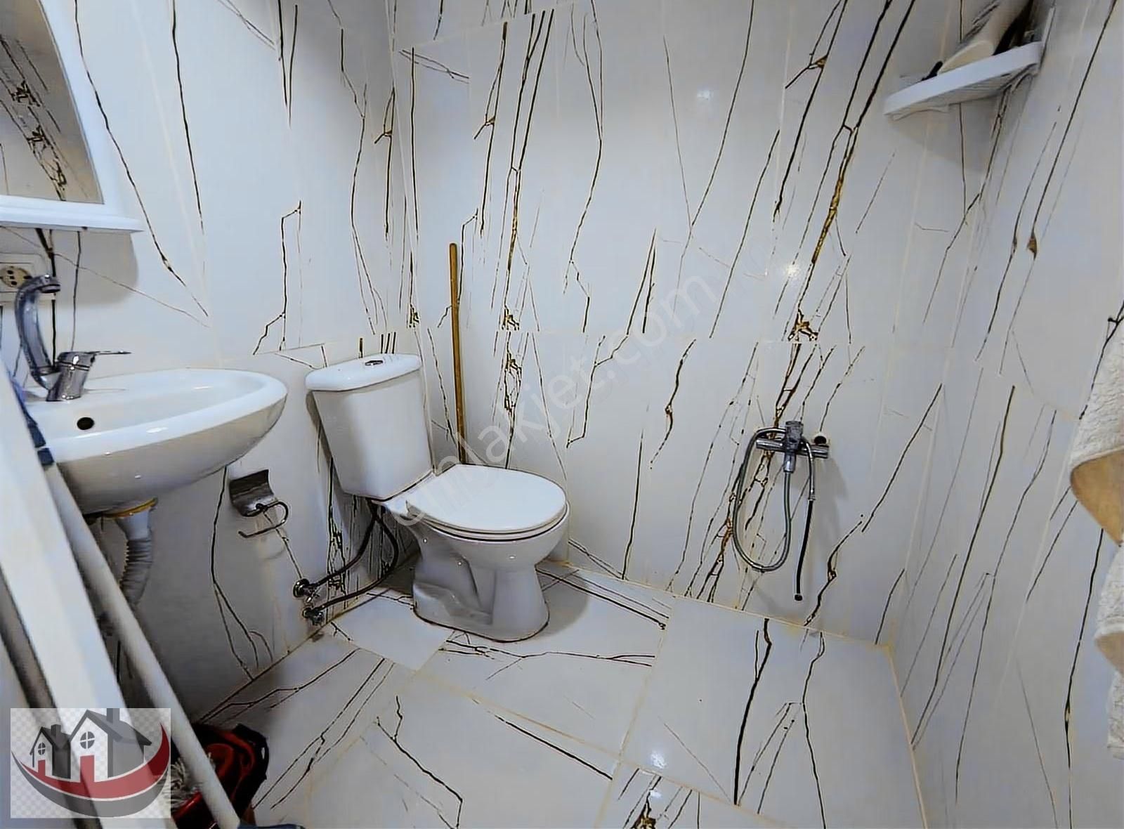 Güneyden Metroya 13 Dakika Yürüme 1+0. Sütüdyo Eşyalı Daire - Görsel 17