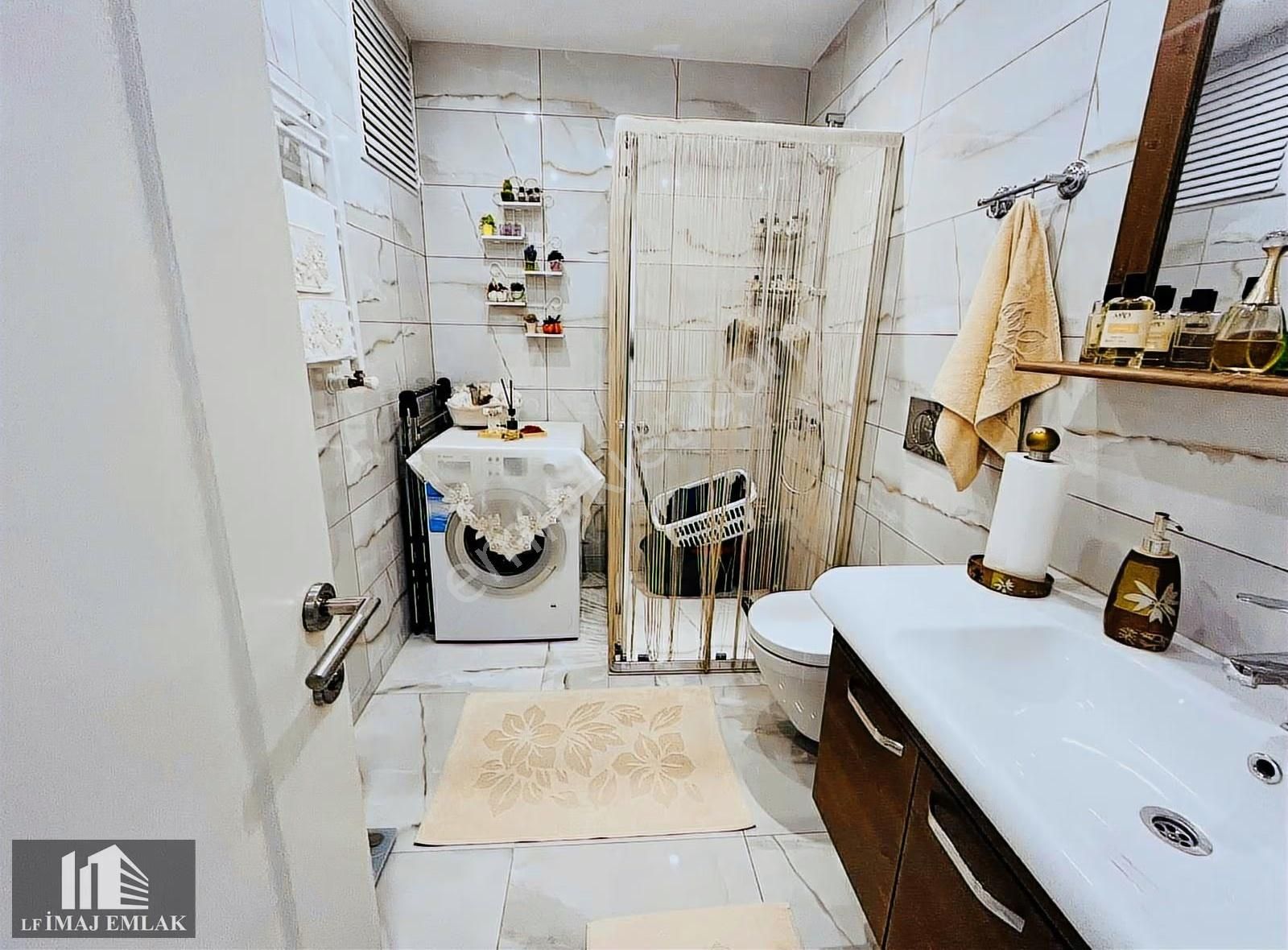 Lf İmaj Kozyatağın'da 8 Yıllık İskanlı Balkonlu Ebv.banyolu 3+1 - Görsel 16