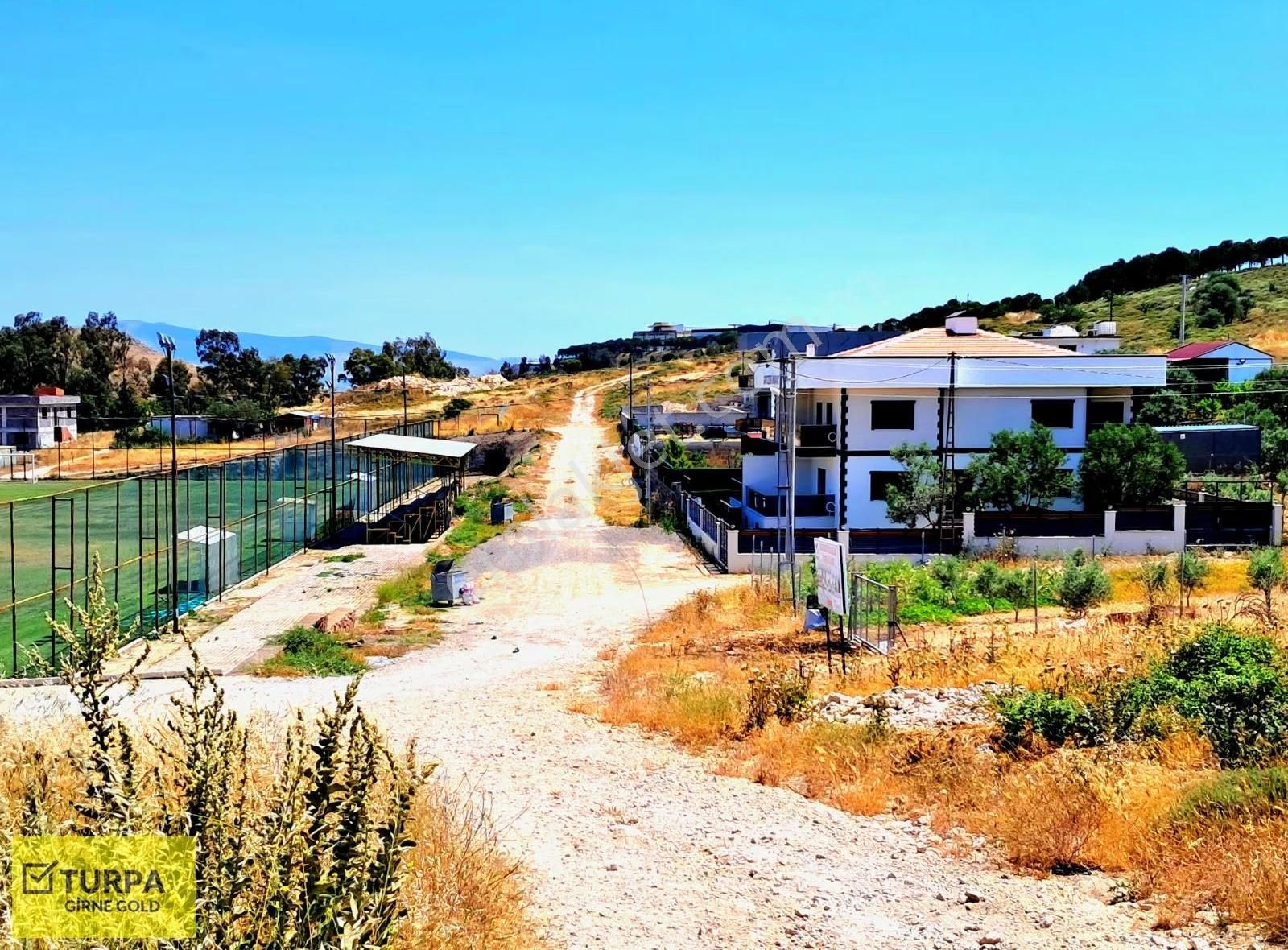 Foça Yolu Üzeri Maltepe Futbol Sahası Mevkii İmarlı Köşe Arsa - Görsel 12