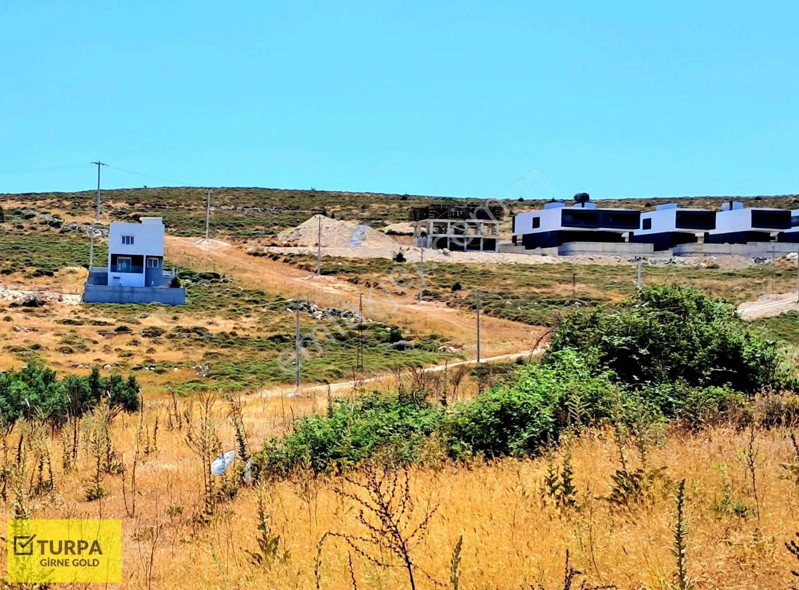 Foça Yolu Üzeri Maltepe Futbol Sahası Mevkii İmarlı Köşe Arsa - Görsel 13