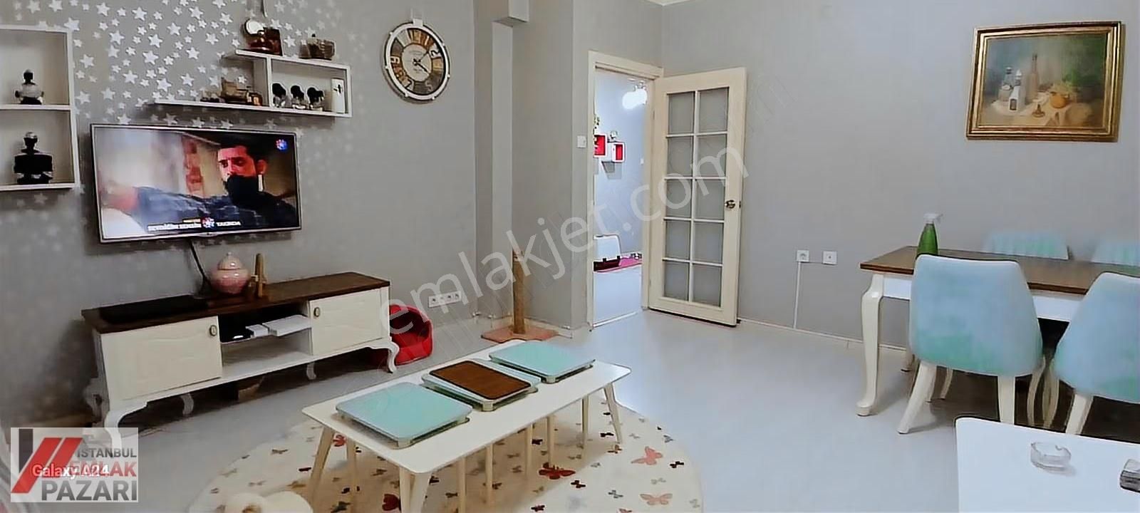 Avcılar Gümüşpala'da E-5 Metrobüs Yakını 1.ci Kat 2+1 Ön Cephede