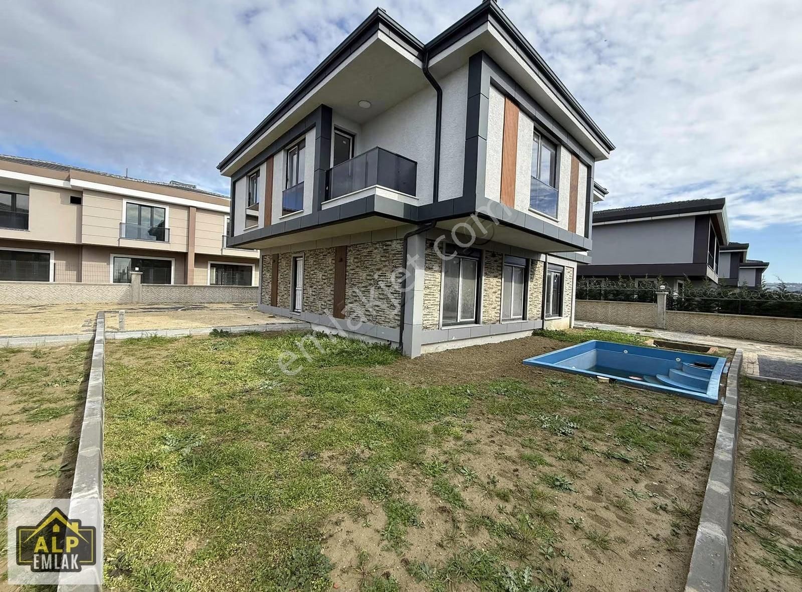 Selimpaşa 400 M2 Arsa İçinde 5+1 Havuzlu Müstakil Villa - Görsel 2