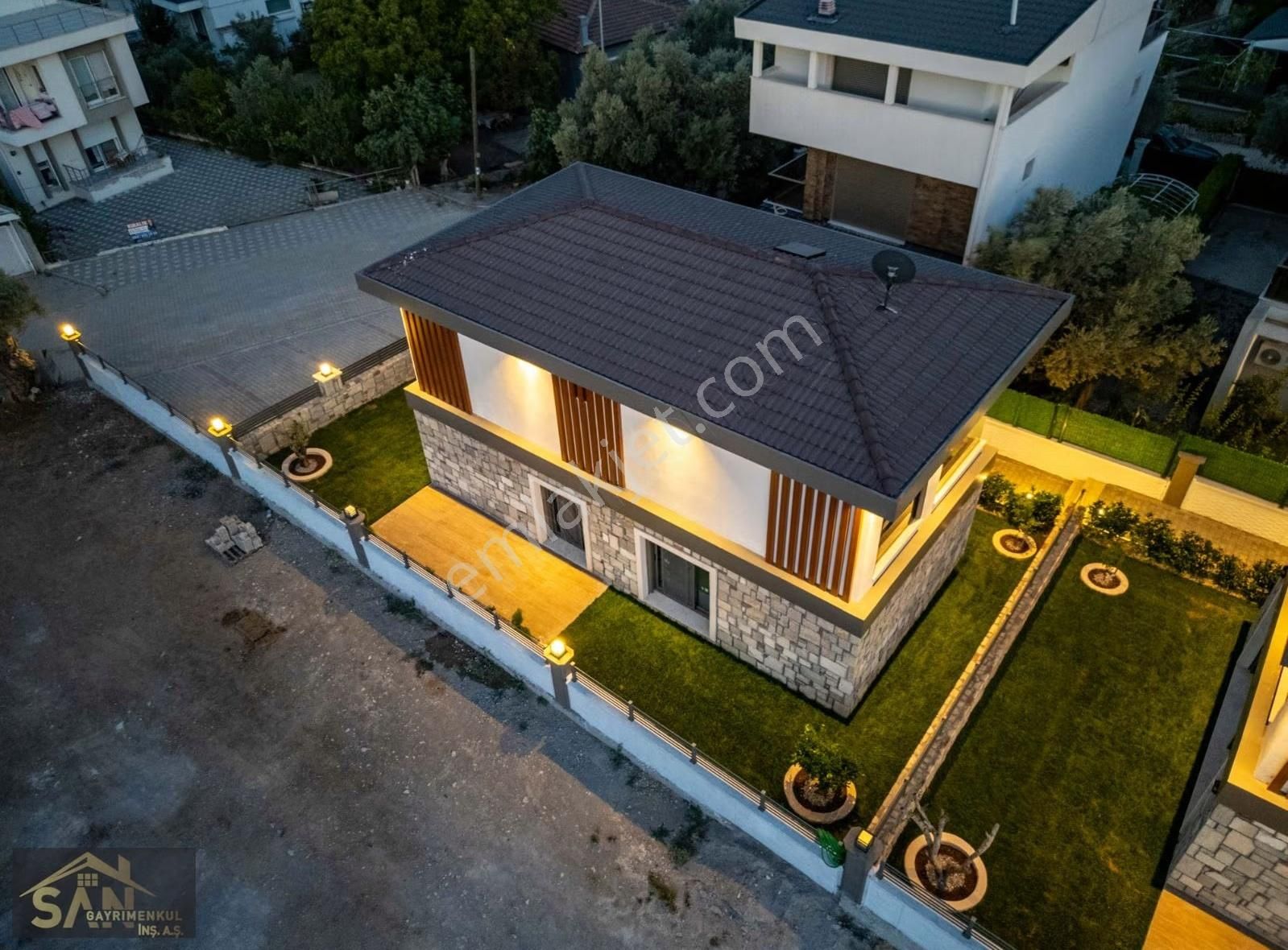 Urla Çeşme Altında Satilik 3+1 Lux Villa