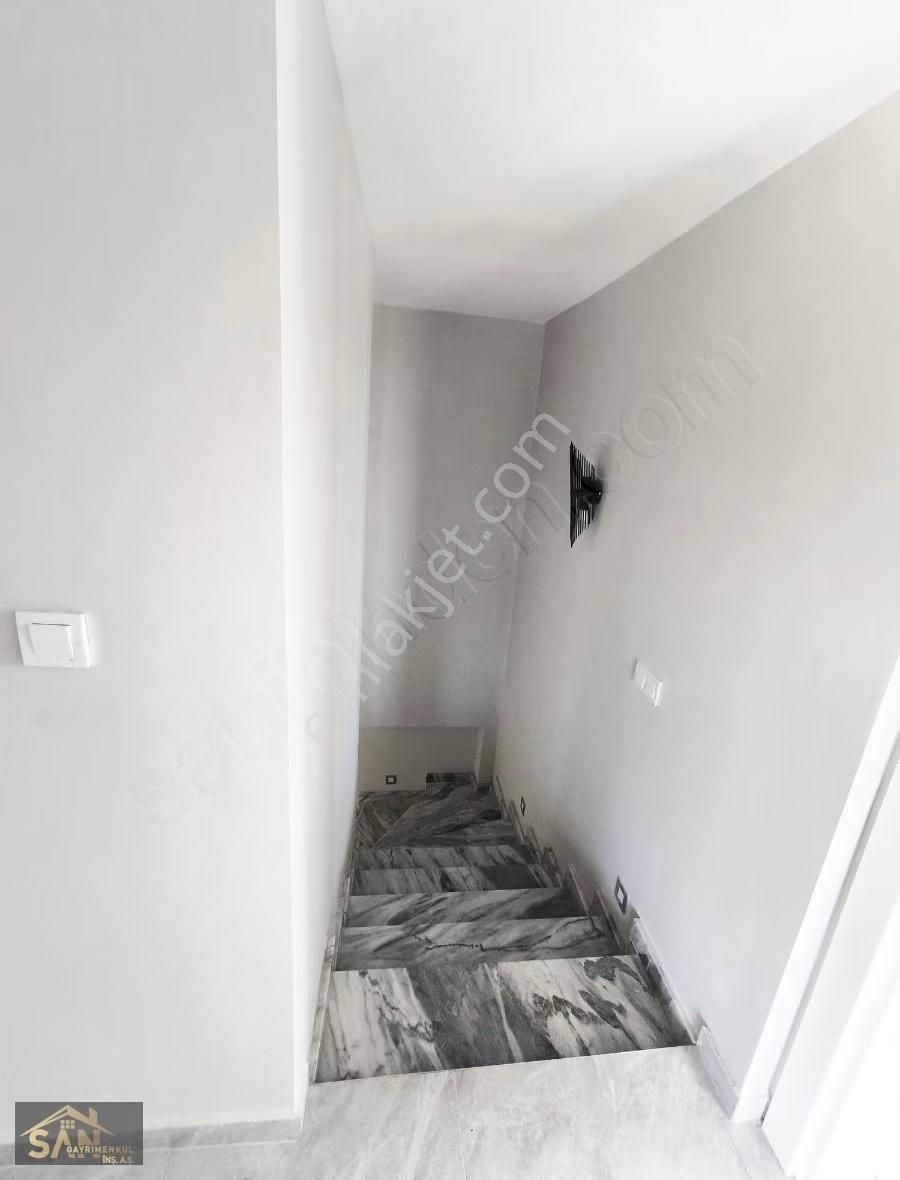 Urla Altıntaş Mah Satılık 3+1 Daire - Görsel 9