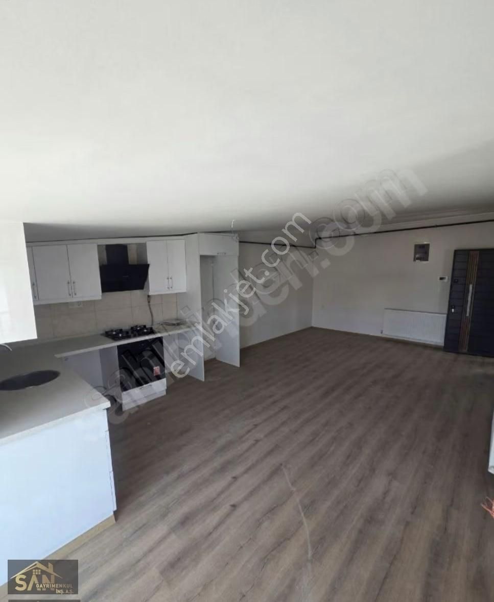 Urla Merkezde Kiralık 1+1 Daire - Görsel 5