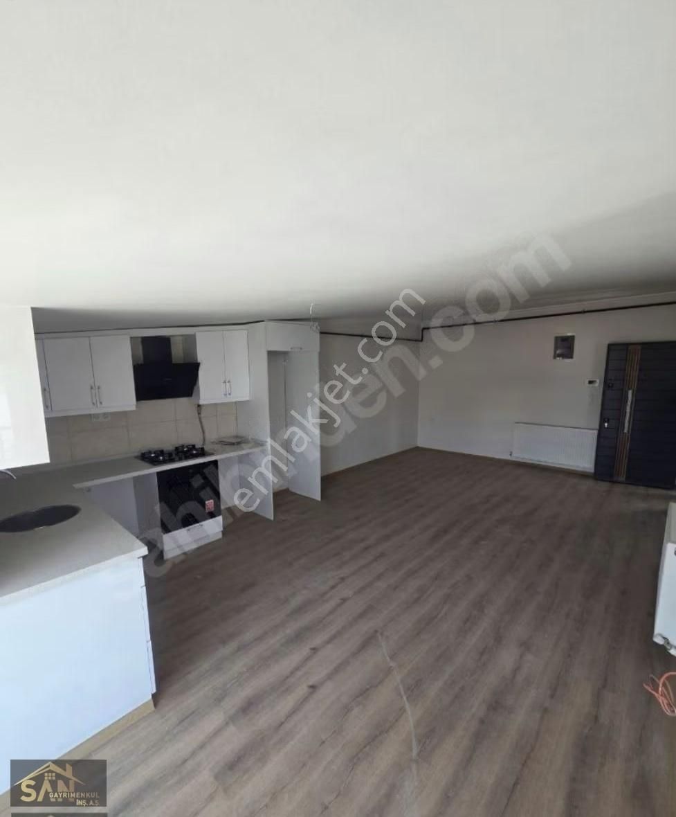 Urla Merkezde Kiralık 1+1 Daire