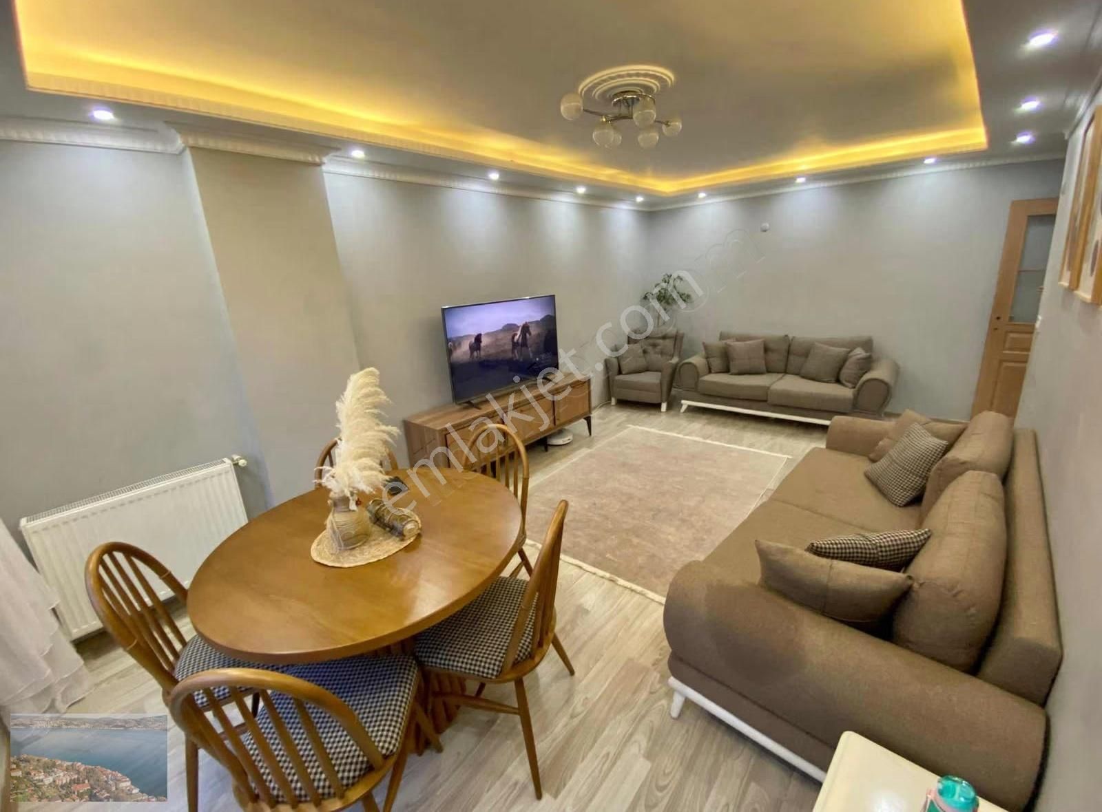 Kw-semih Yunusemre Mahallesinde Cadde Cepheli 2+1 Daire