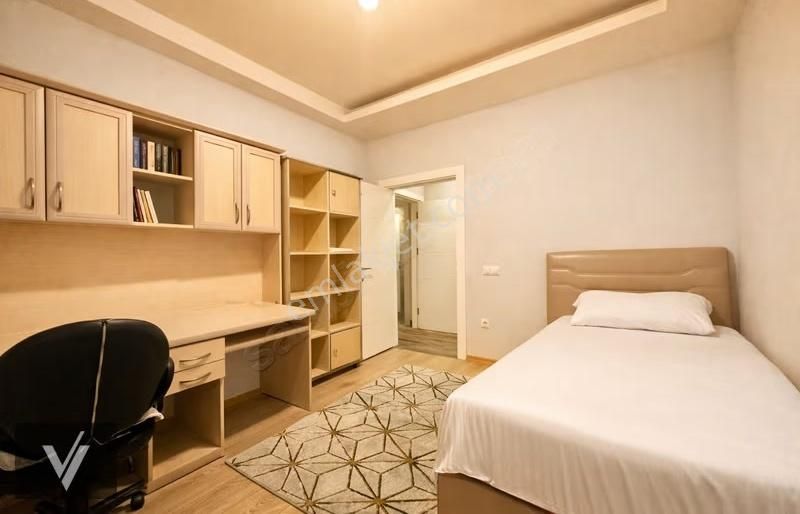 Güllerpınarı'nda Full Eşyalı 3+1 Daire, 140 M² Net Alan - Görsel 4