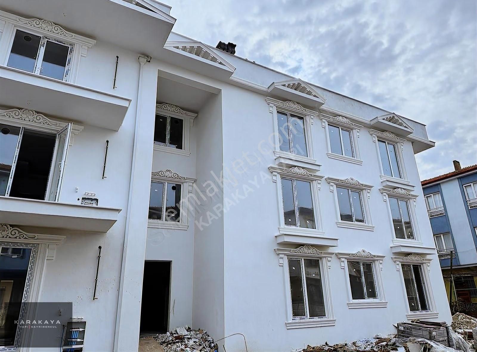 Denize 2. Parsel Sıfır Lüks Butik Sitede Eşyalı 2+1 Bahçeli - Görsel 11