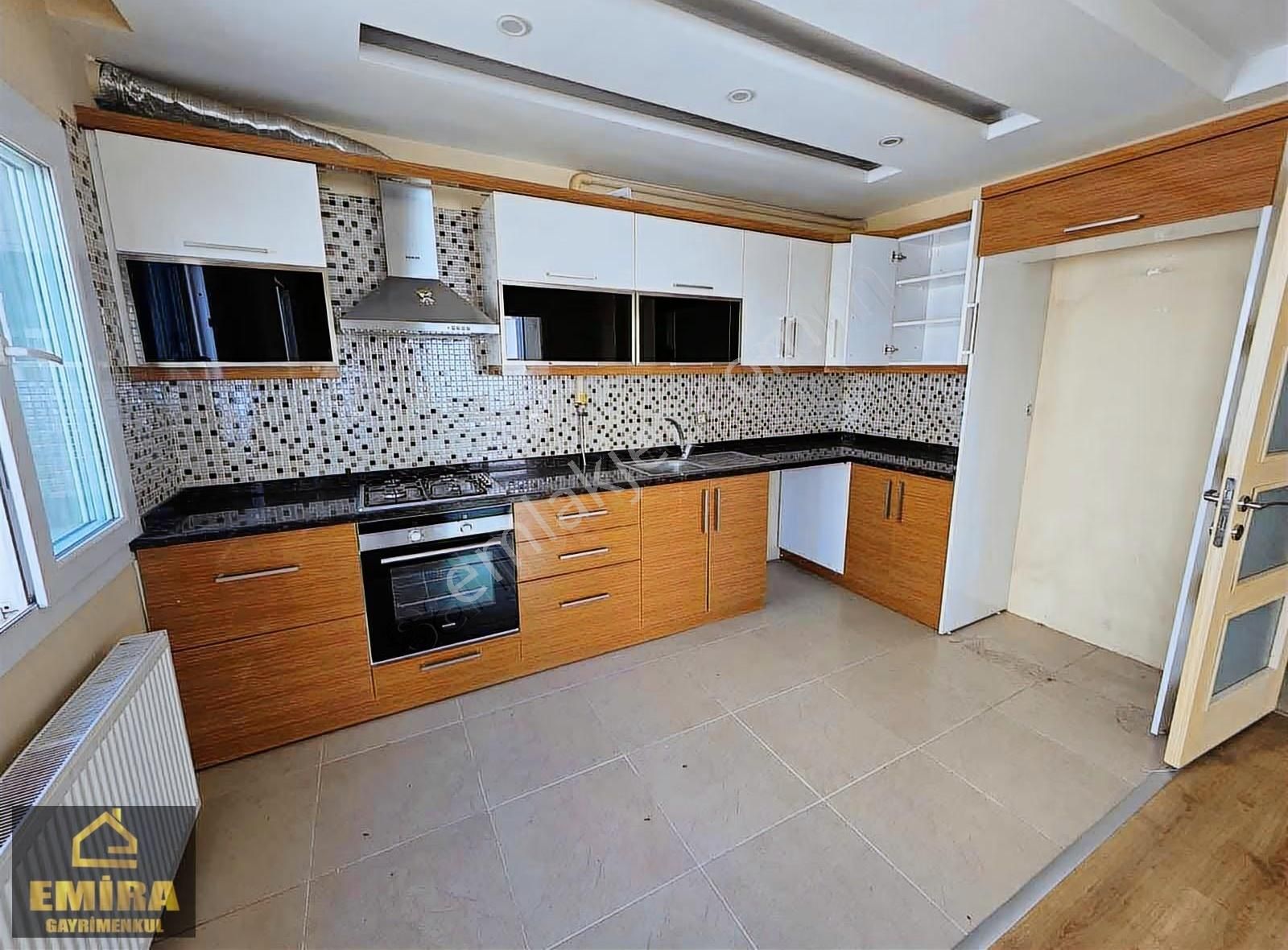 100.yılda Güneş İçinde Geniş Ferah Kaçmaz