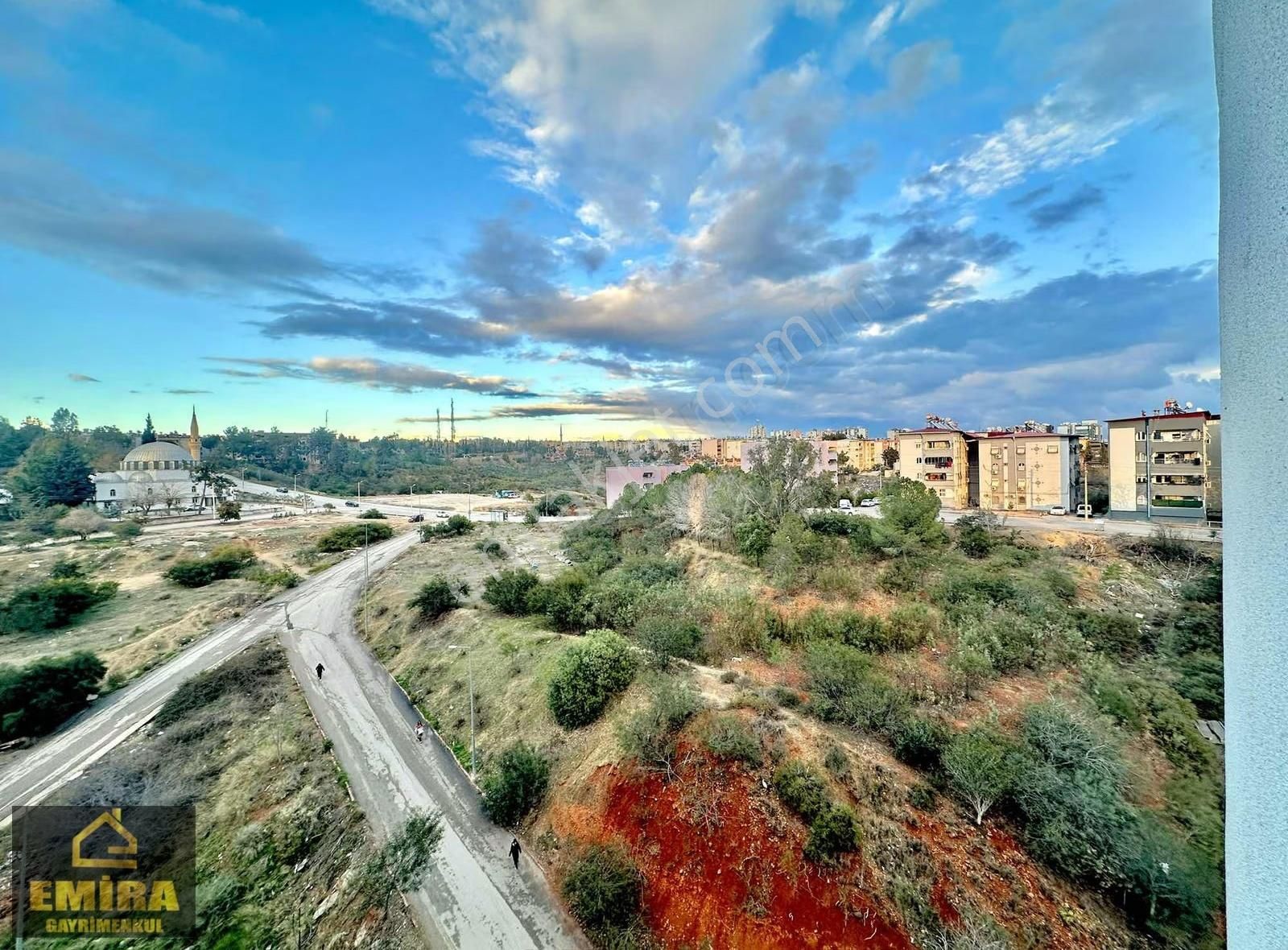 100.yıl Da Site İçinde Devasa Büyük Çoook Cazip