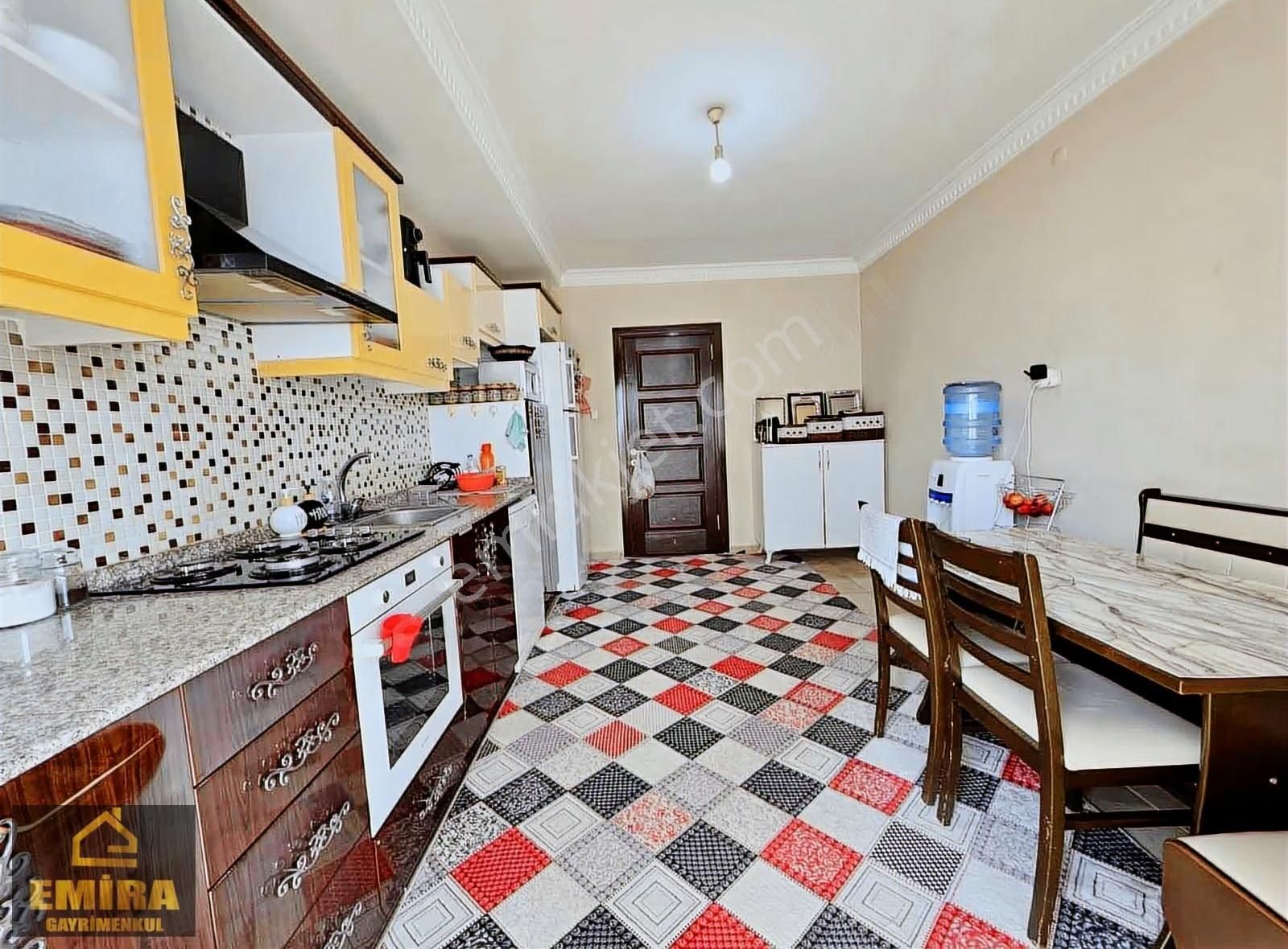 Bahçeşehir De Az Katlı 180 M2 Net Oturuma Sahip Kaçmazz - Görsel 3