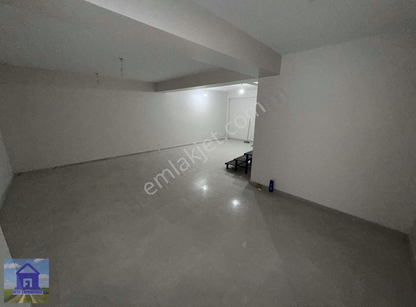 Hürriyet Mahallesinde 110 M2 Depolu Kiralık Sıfır Dükkan - Görsel 18