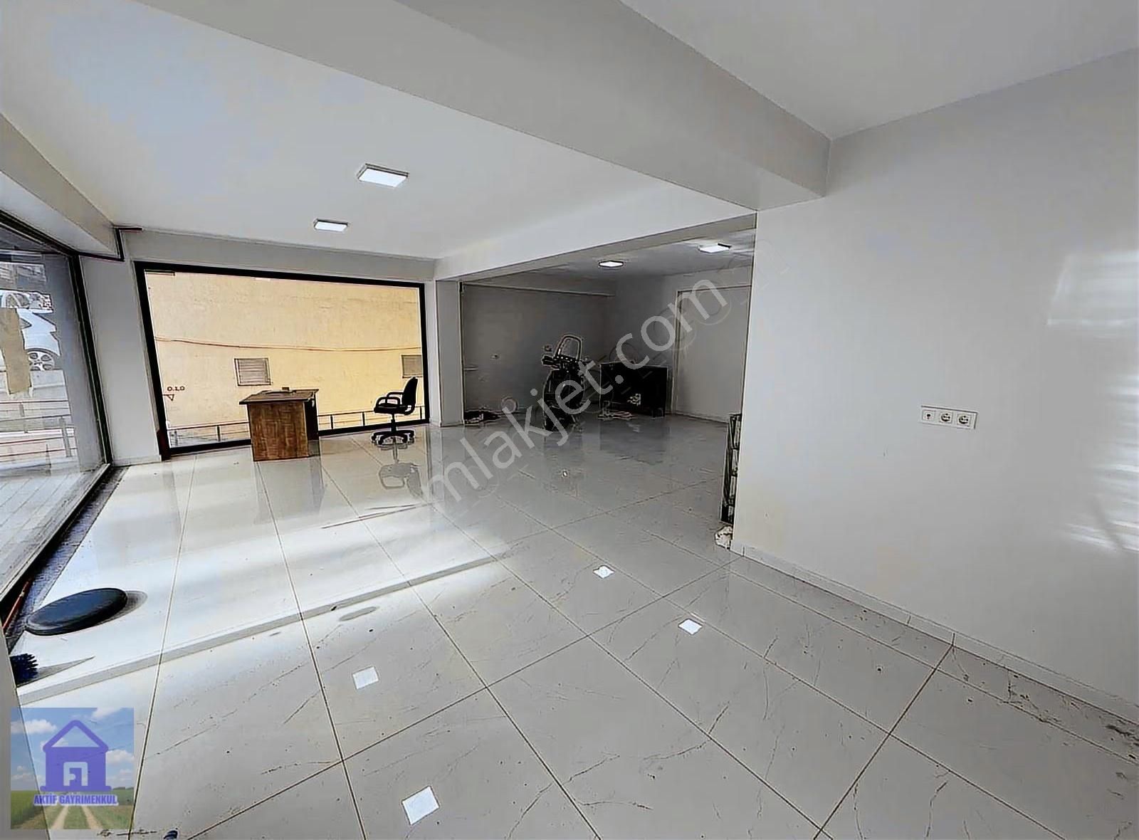 Hürriyet Mahallesinde 110 M2 Depolu Kiralık Sıfır Dükkan - Görsel 15