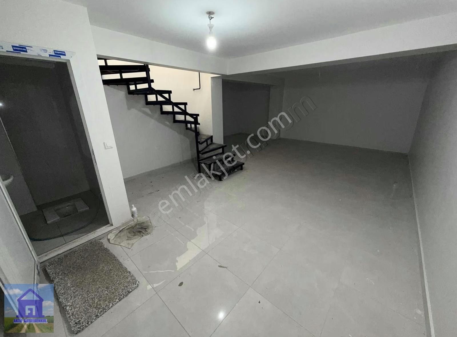 Hürriyet Mahallesinde 110 M2 Depolu Kiralık Sıfır Dükkan - Görsel 13