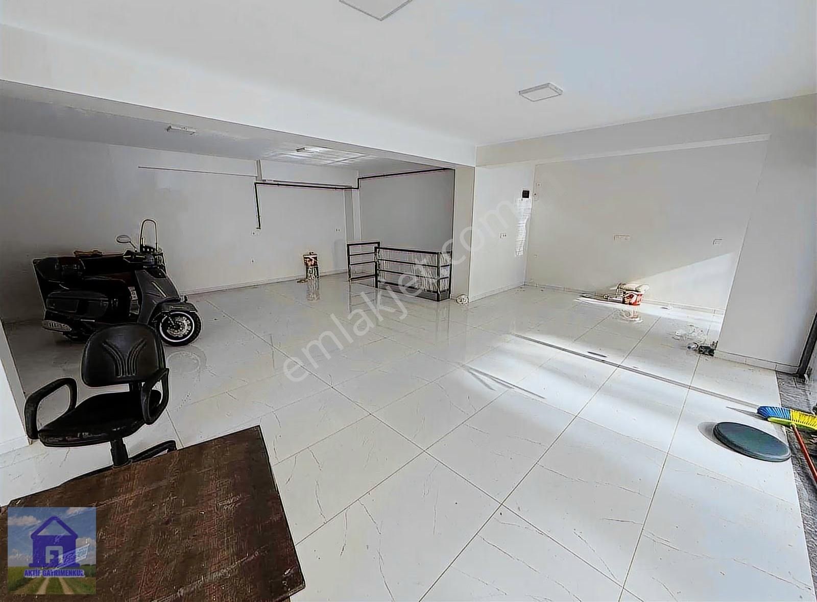 Hürriyet Mahallesinde 110 M2 Depolu Kiralık Sıfır Dükkan - Görsel 2