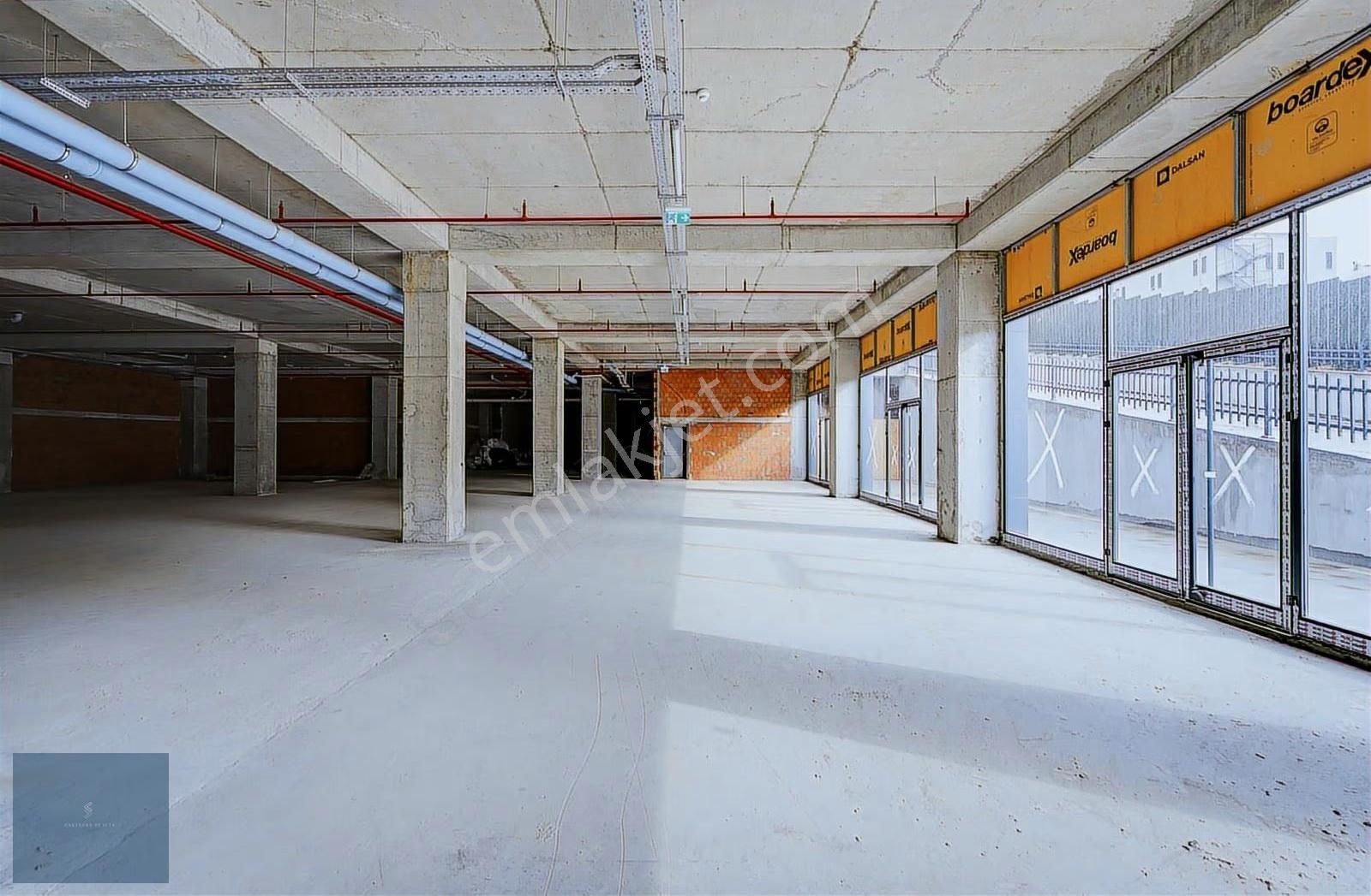 Basıneksprese Geniş Cephe Prestijli Projede 4.770m² Ticari Alan - Görsel 16