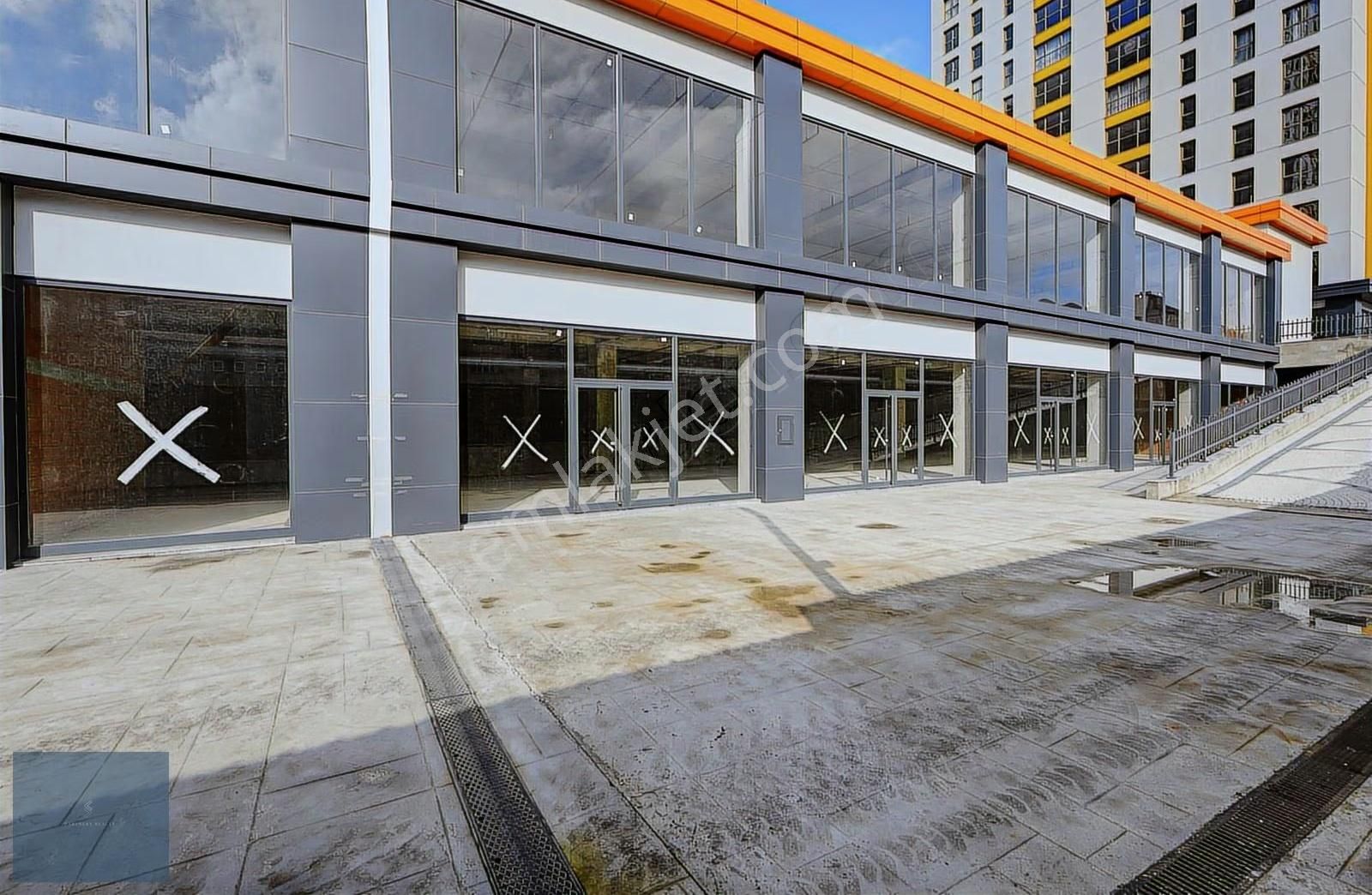 Basıneksprese Geniş Cephe Prestijli Projede 4.770m² Ticari Alan - Görsel 12