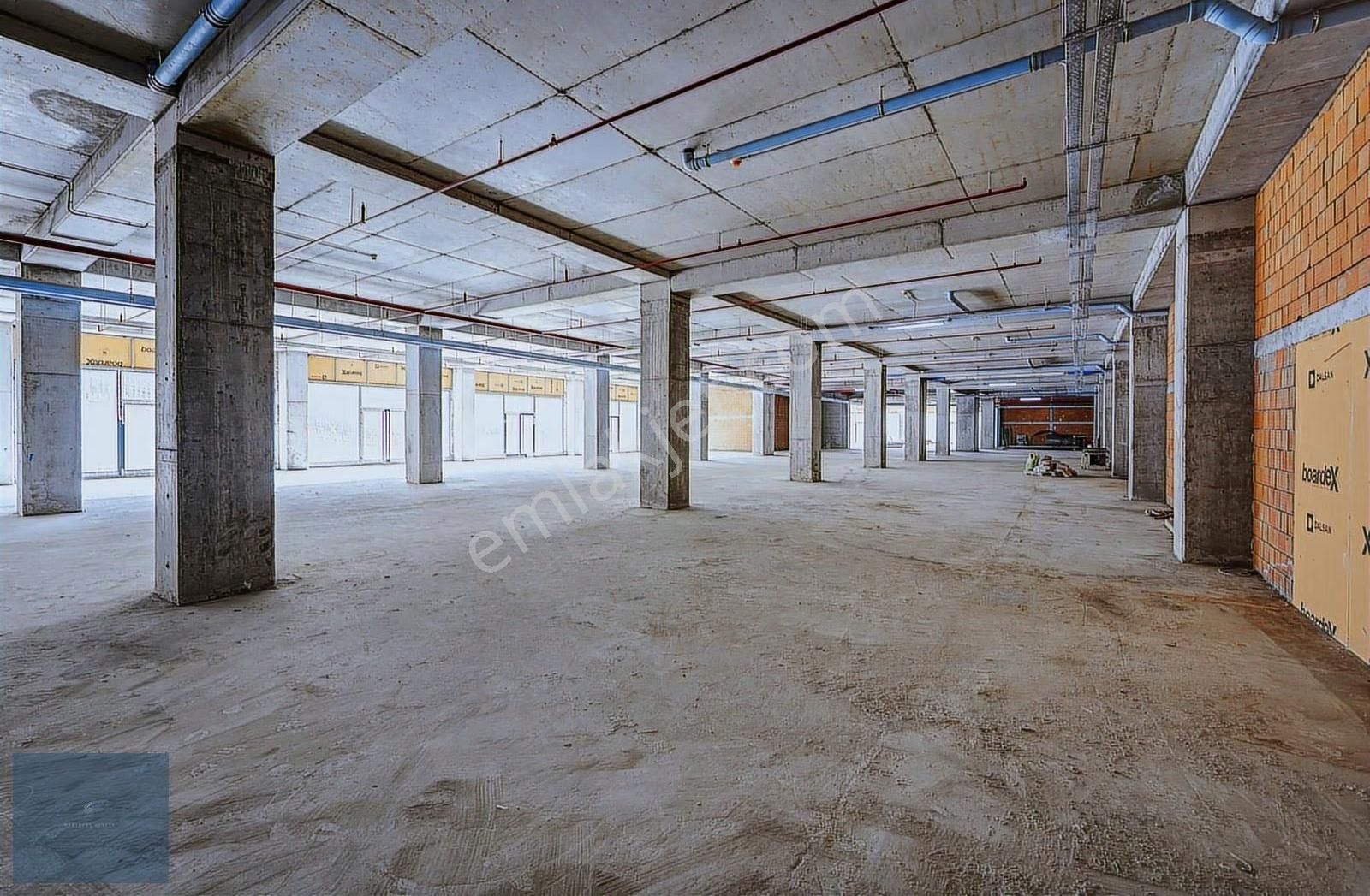 Basıneksprese Geniş Cephe Prestijli Projede 4.770m² Ticari Alan - Görsel 24