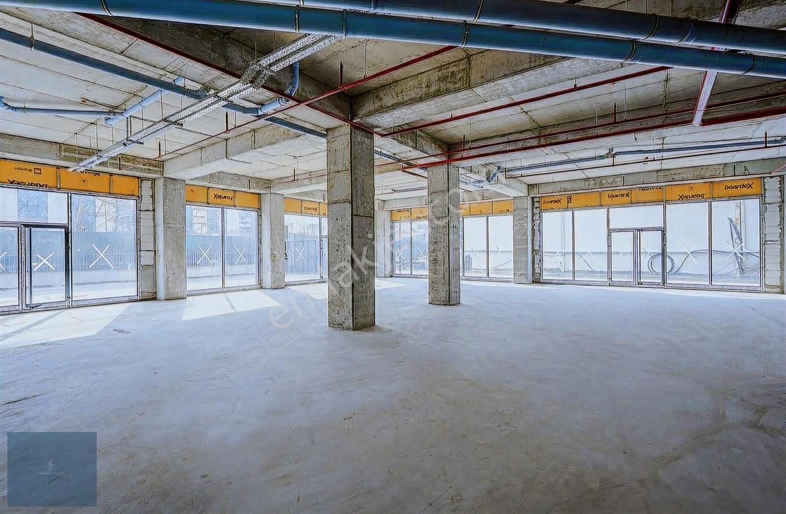 Basıneksprese Geniş Cephe Prestijli Projede 4.770m² Ticari Alan - Görsel 17