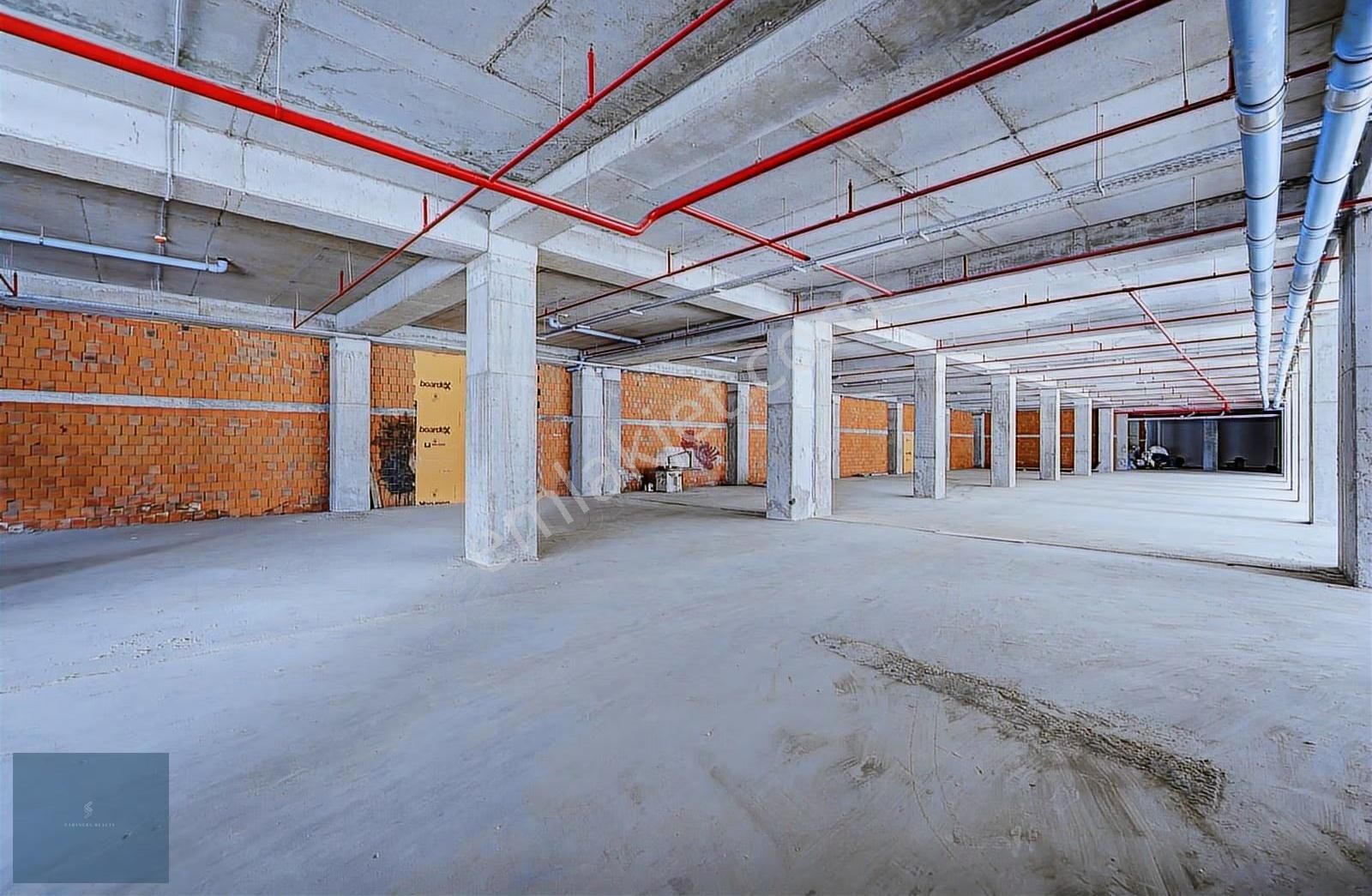 Basıneksprese Geniş Cephe Prestijli Projede 4.770m² Ticari Alan - Görsel 19