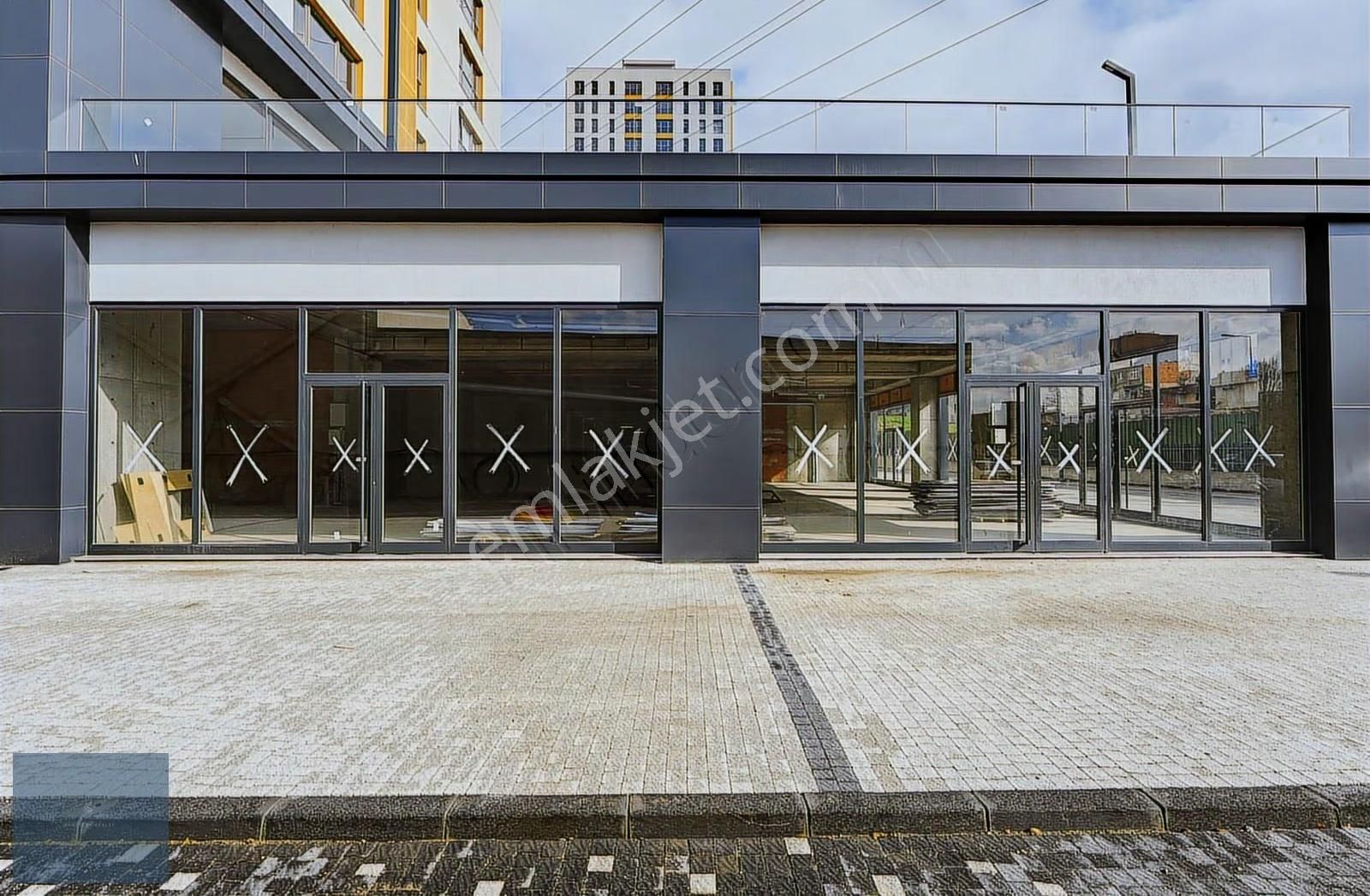 Basıneksprese Geniş Cephe Prestijli Projede 4.770m² Ticari Alan - Görsel 13