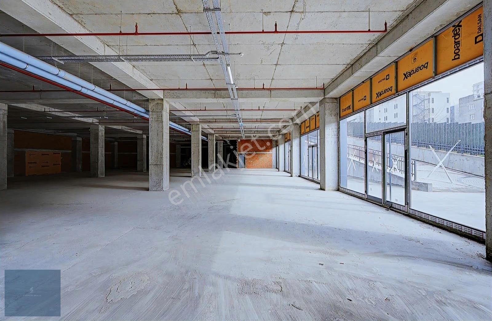 Basıneksprese Geniş Cephe Prestijli Projede 4.770m² Ticari Alan - Görsel 25