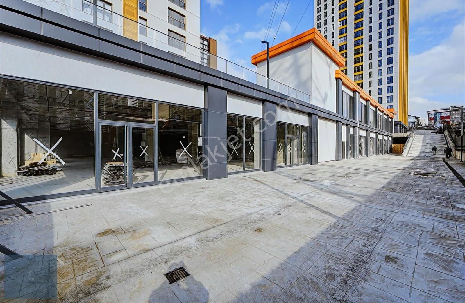 Basıneksprese Geniş Cephe Prestijli Projede 4.770m² Ticari Alan - Görsel 8