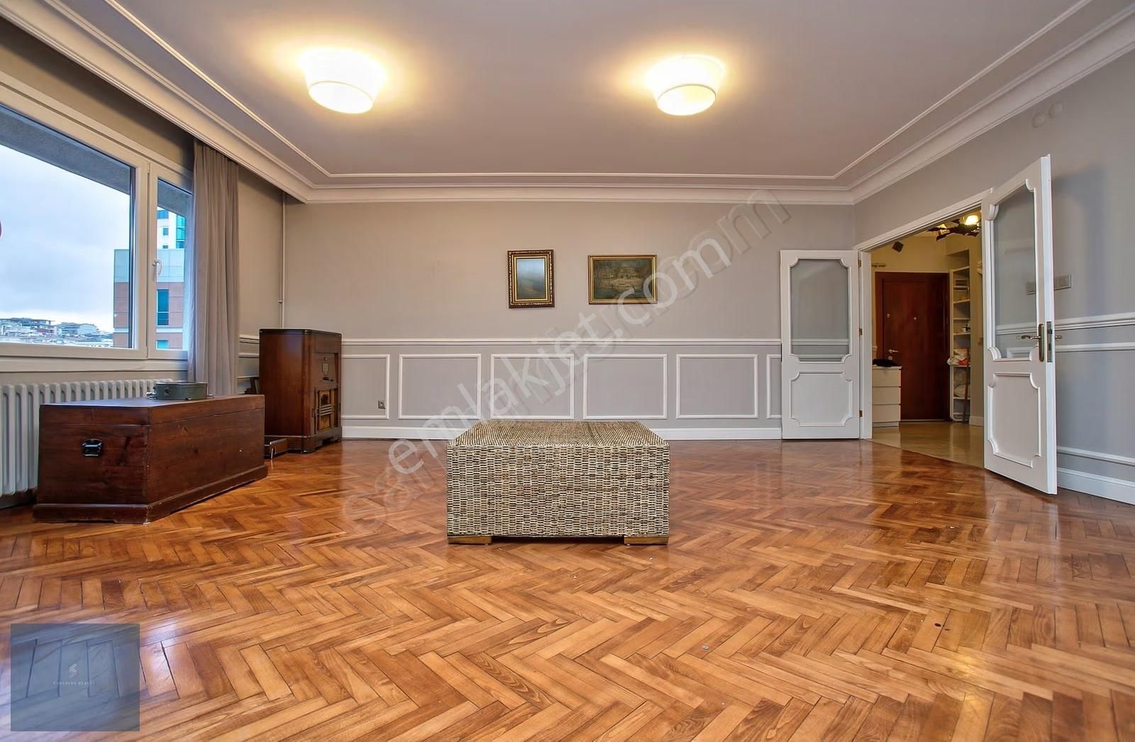 Nişantaşı Doğu Sitesinde Otoparklı Teraslı Kiralık Çatı Dubleks - Görsel 33