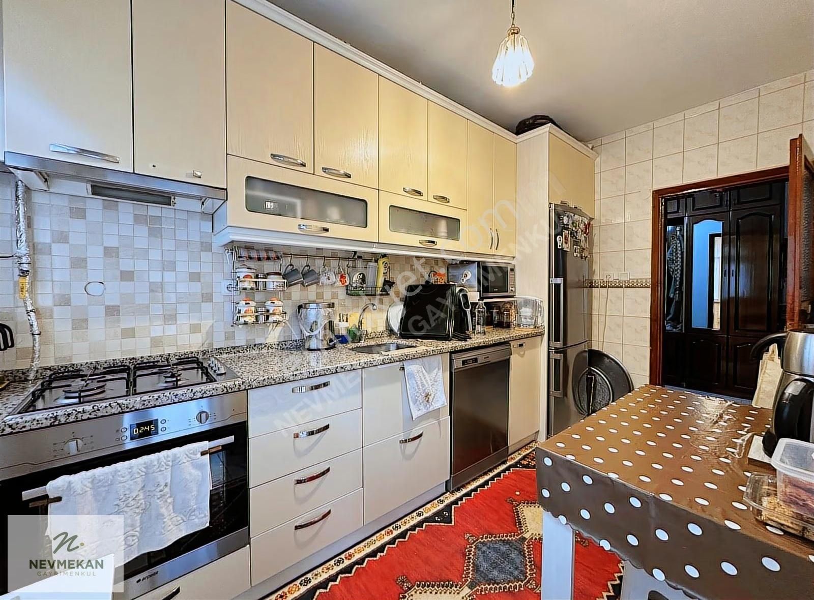 Nevmekan'dan Metro Ve Meydana Yakın Masrafsız 2+1 Satılık Daire - Görsel 4