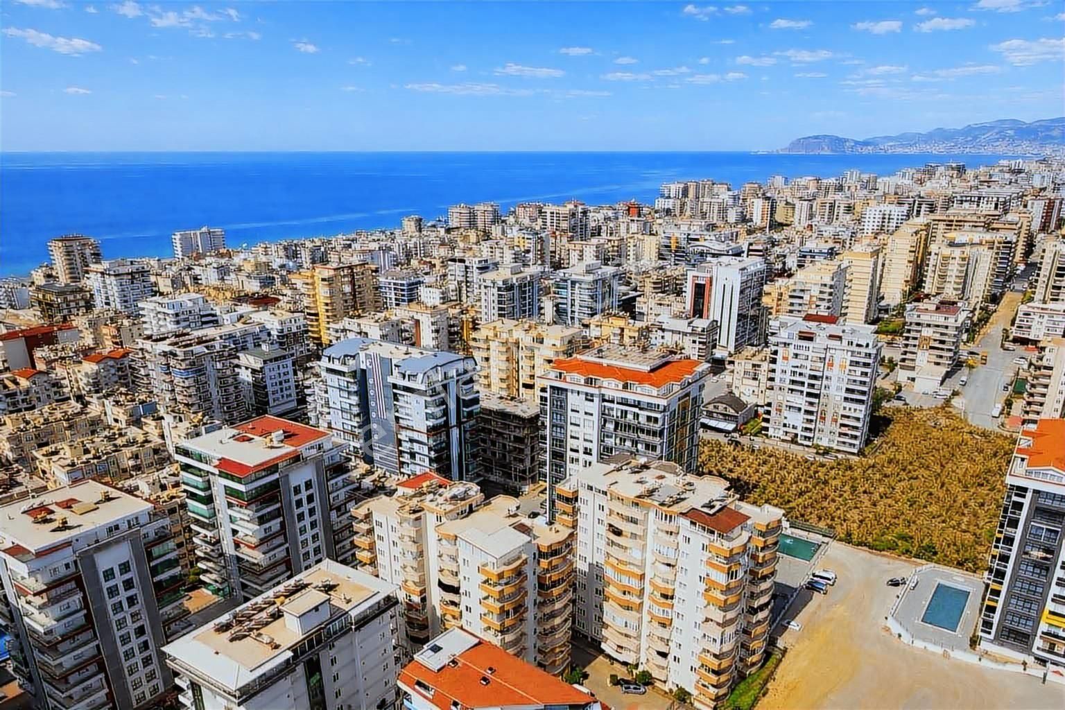 Mahmutlar'da Acil Satılık Eşyalı 1+1 Daire