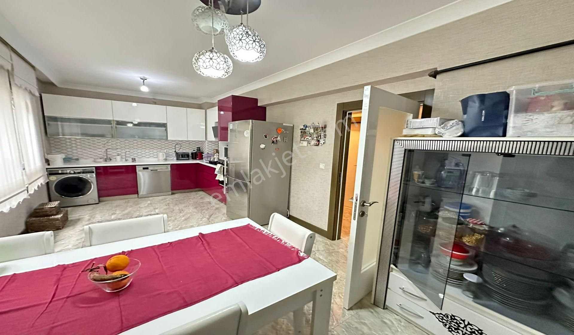 Ufuktepede 2+1 Site İçerisinde Teras Balkonlu Altı Daire - Görsel 6