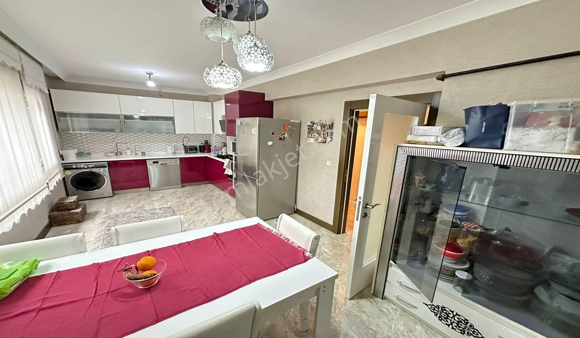 Ufuktepede 2+1 Site İçerisinde Teras Balkonlu Altı Daire - Görsel 8