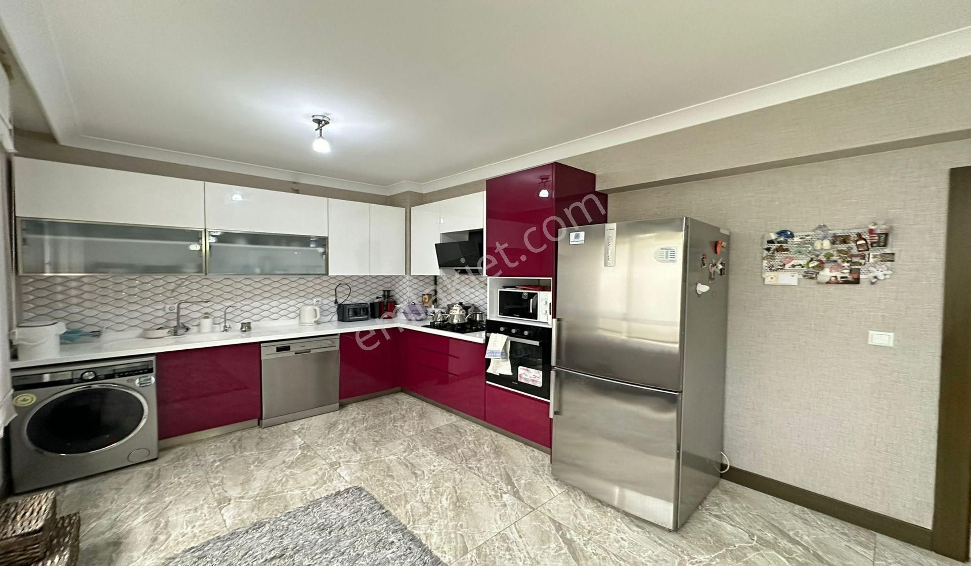 Ufuktepede 2+1 Site İçerisinde Teras Balkonlu Altı Daire - Görsel 3