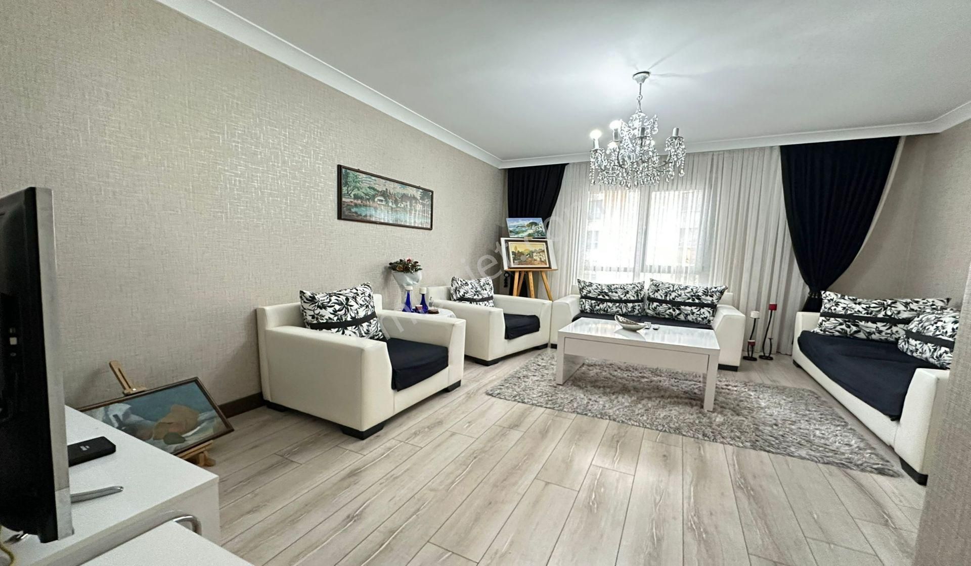 Ufuktepede 2+1 Site İçerisinde Teras Balkonlu Altı Daire - Görsel 9