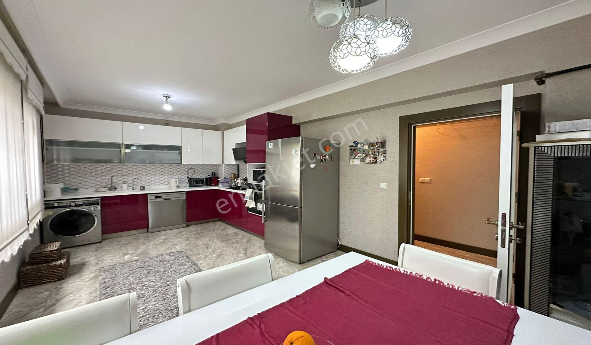 Ufuktepede 2+1 Site İçerisinde Teras Balkonlu Altı Daire - Görsel 7