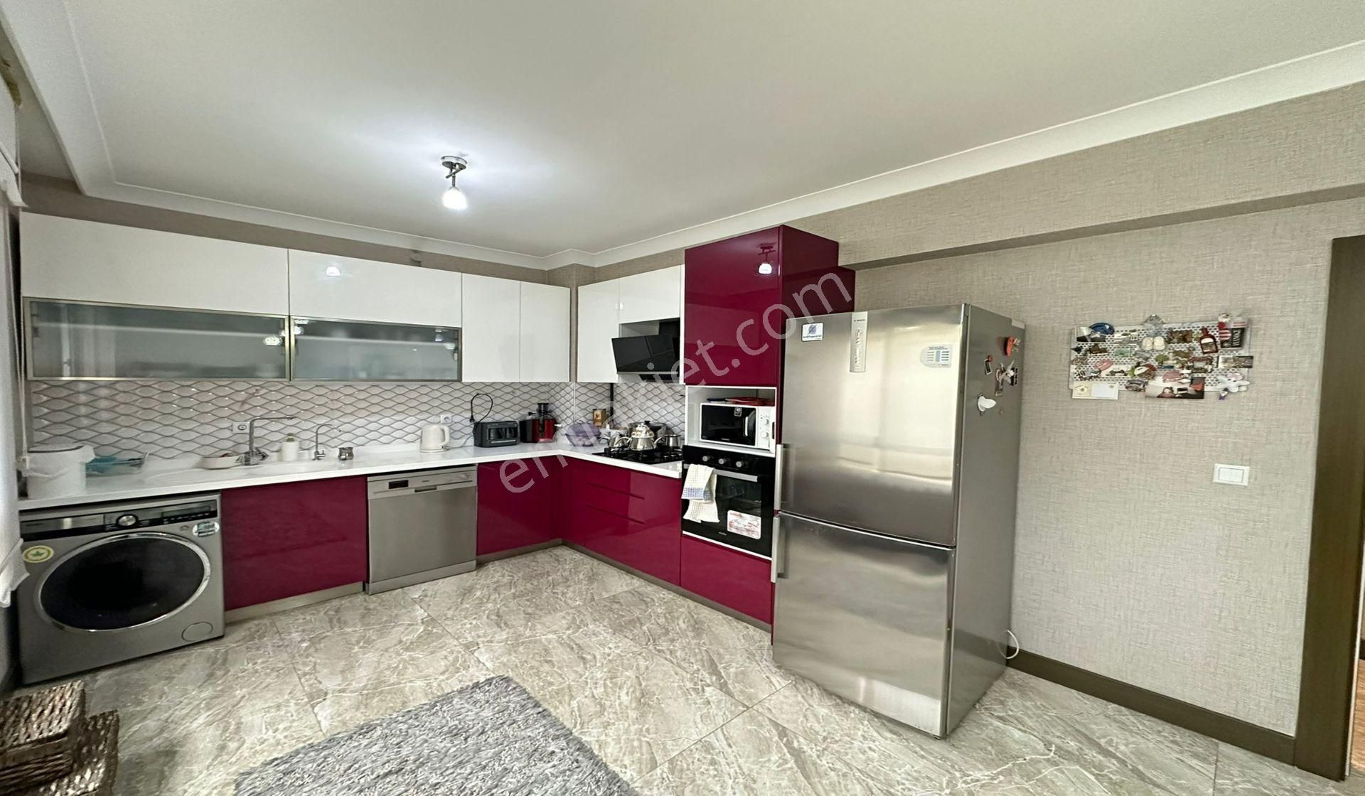 Ufuktepede 2+1 Site İçerisinde Teras Balkonlu Altı Daire - Görsel 4