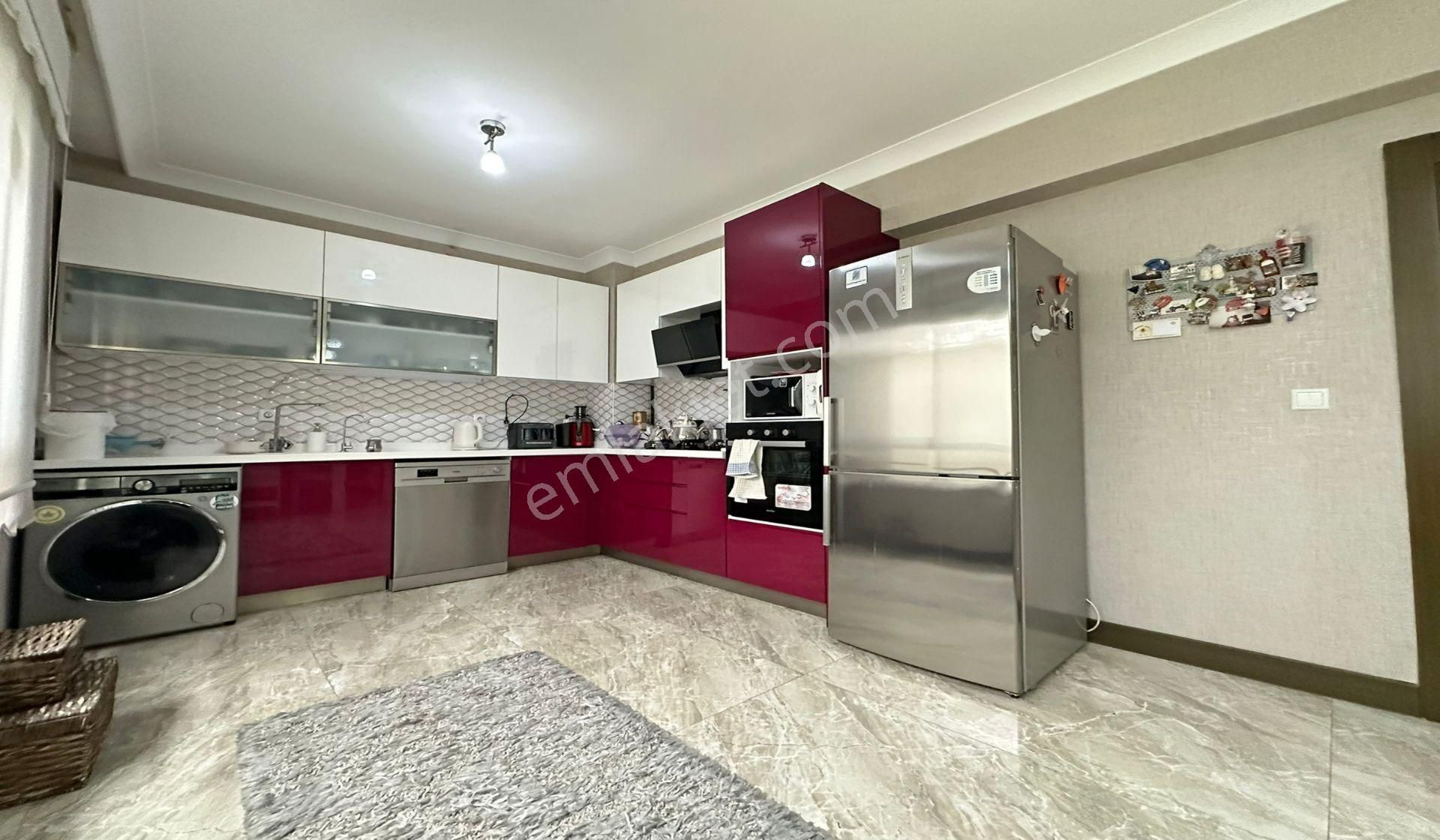 Ufuktepede 2+1 Site İçerisinde Teras Balkonlu Altı Daire - Görsel 2